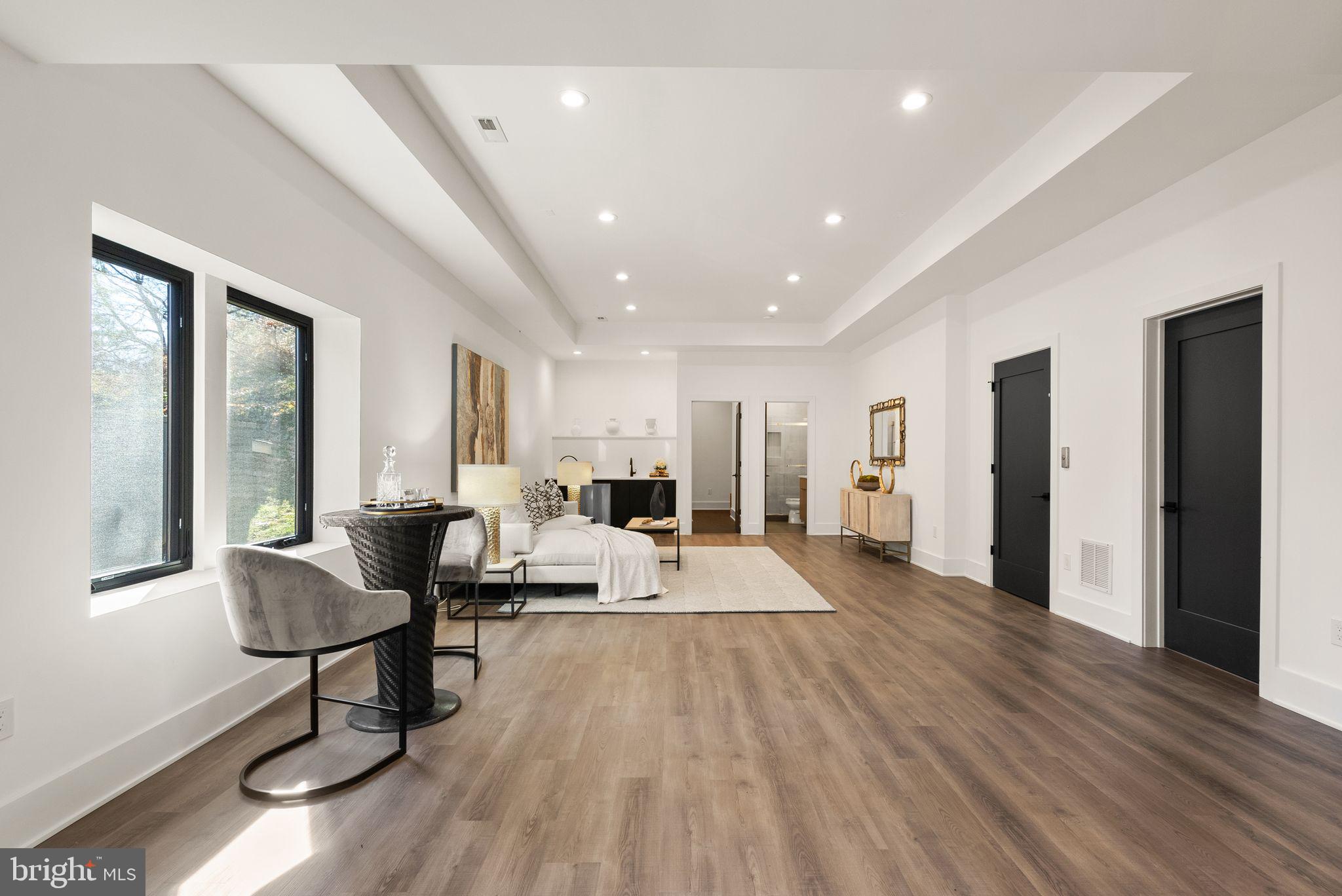 COUNTRY CLUB HILLS - Residential