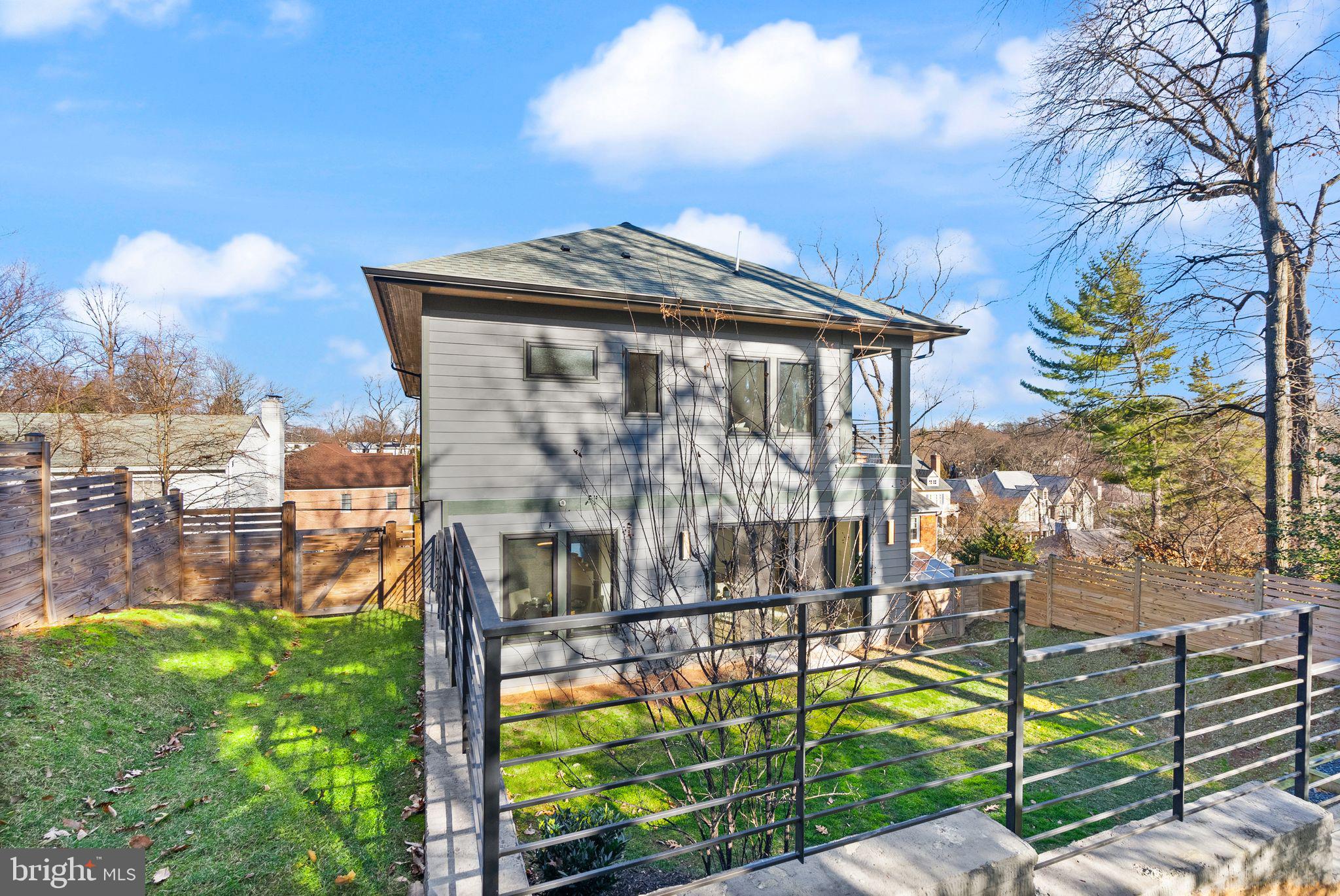 COUNTRY CLUB HILLS - Residential