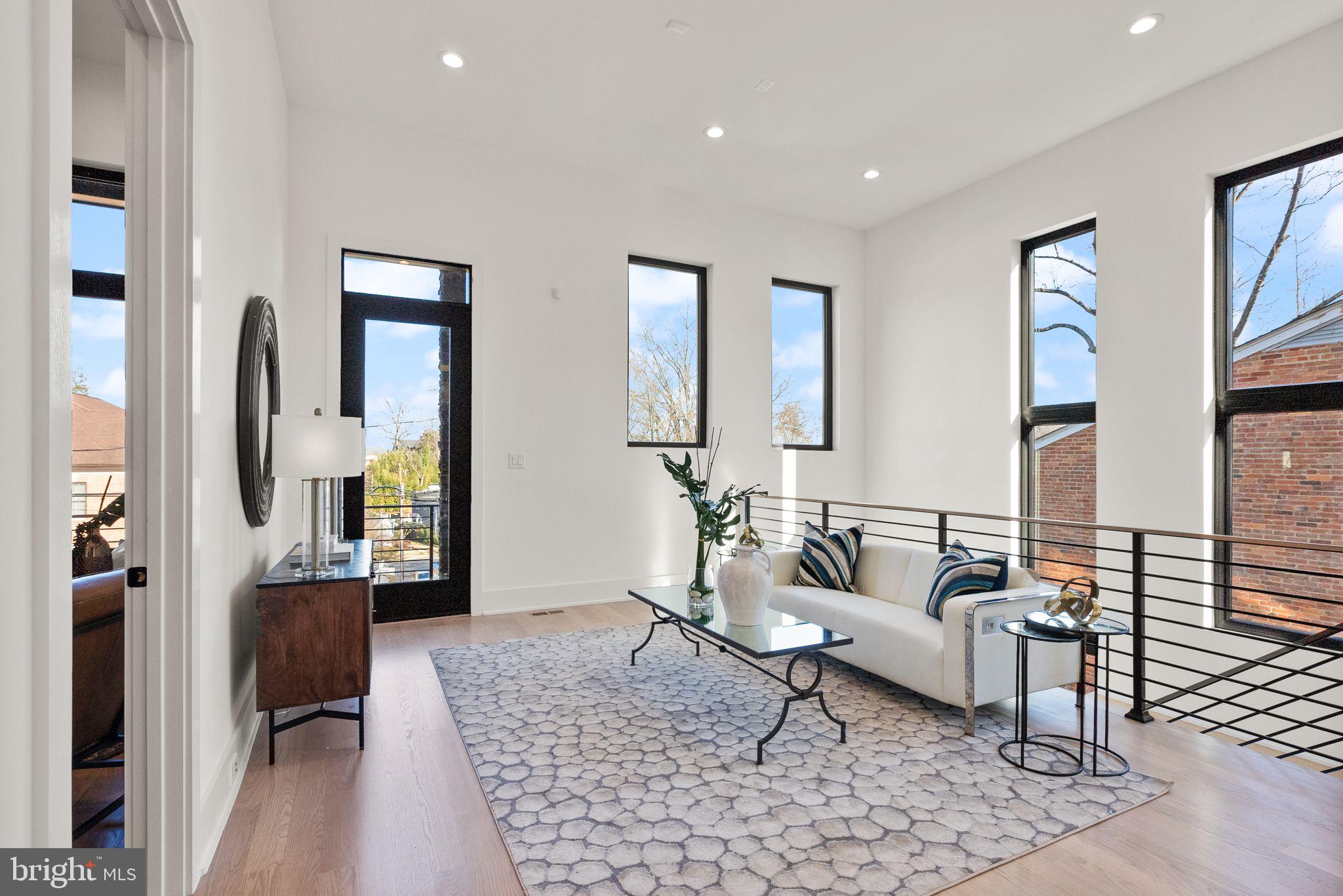 COUNTRY CLUB HILLS - Residential