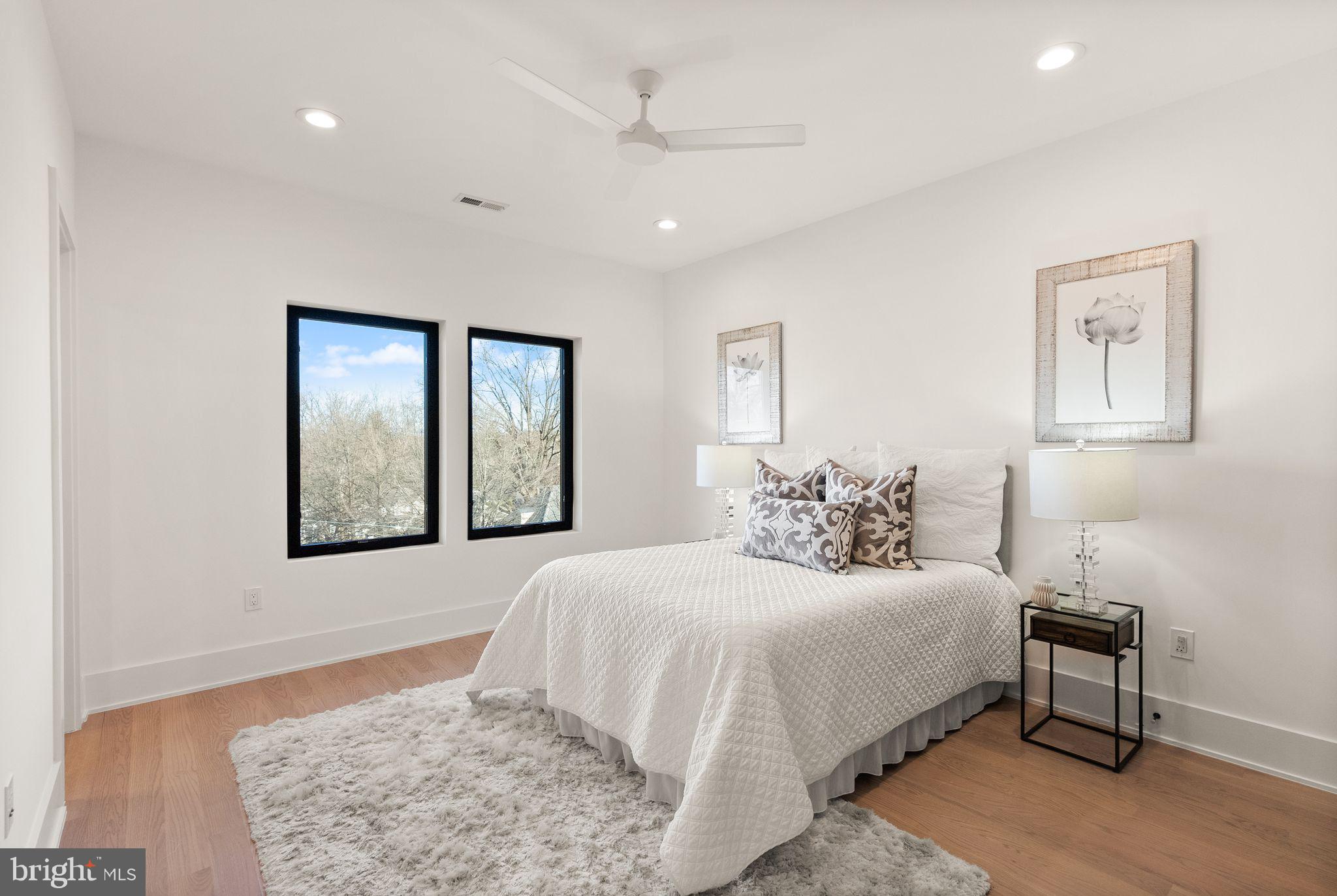 COUNTRY CLUB HILLS - Residential