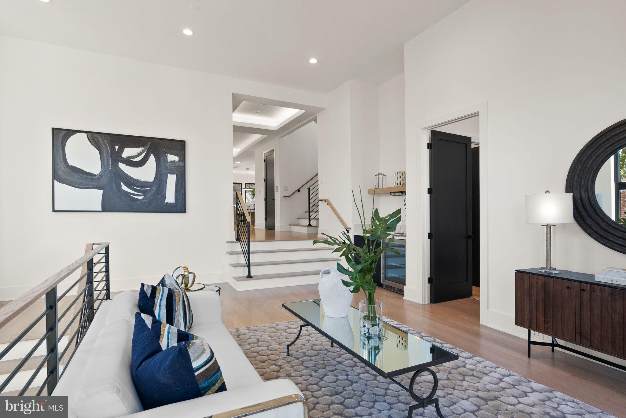 COUNTRY CLUB HILLS - Residential