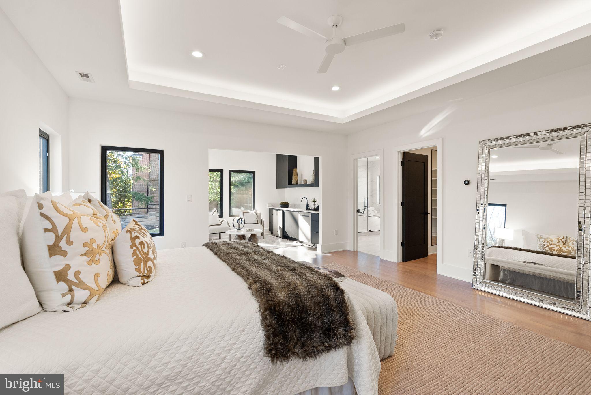 COUNTRY CLUB HILLS - Residential