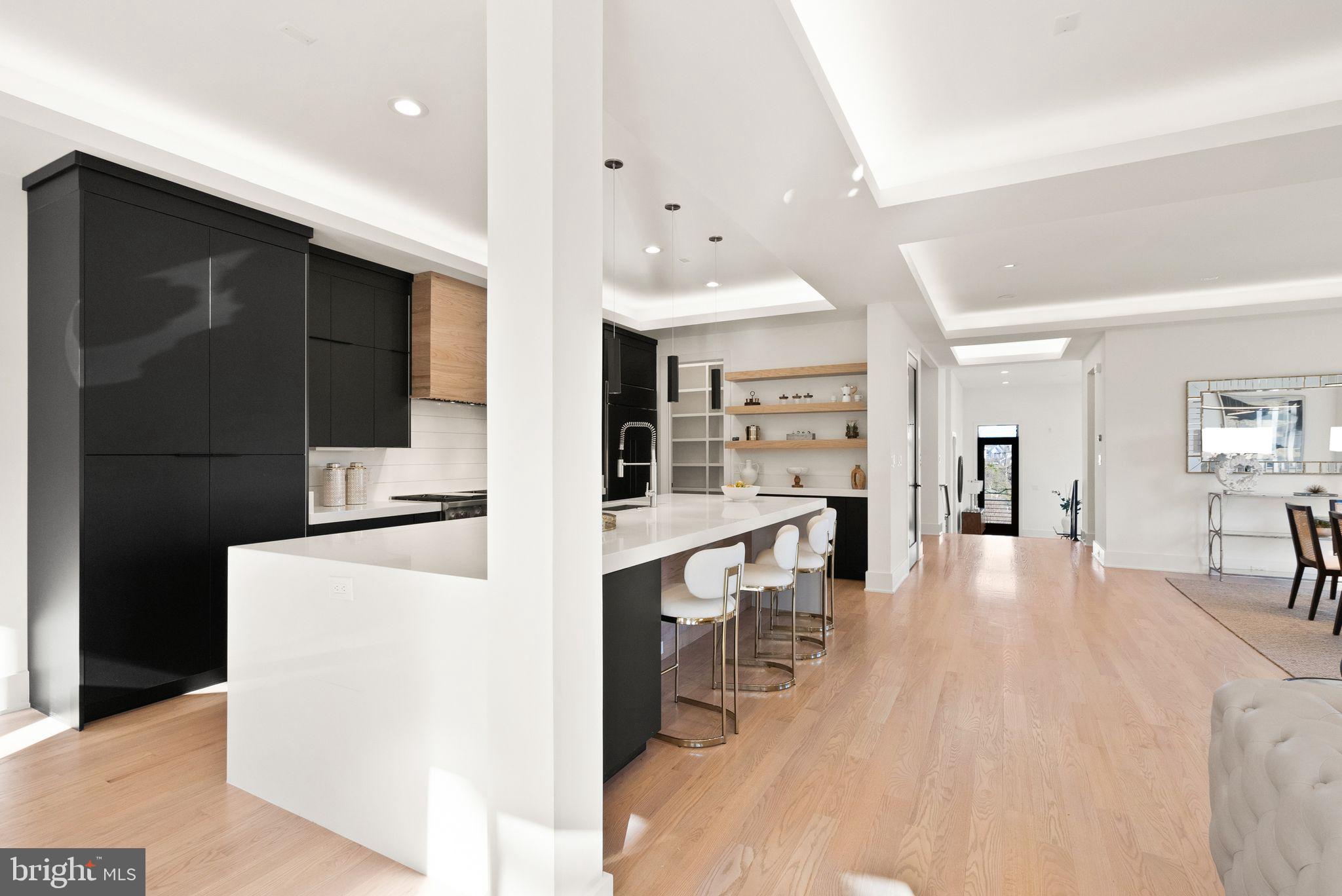 COUNTRY CLUB HILLS - Residential