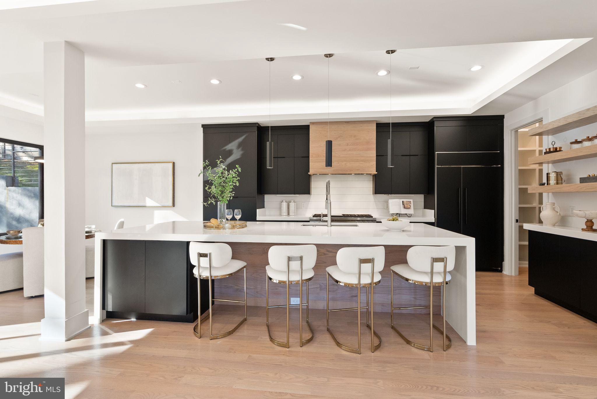 COUNTRY CLUB HILLS - Residential