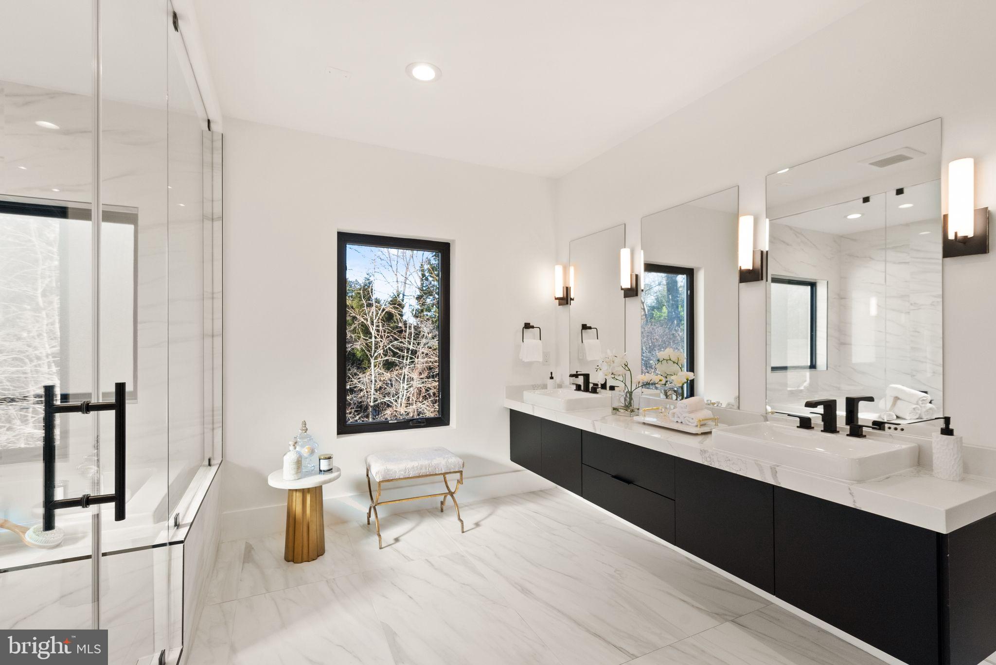 COUNTRY CLUB HILLS - Residential