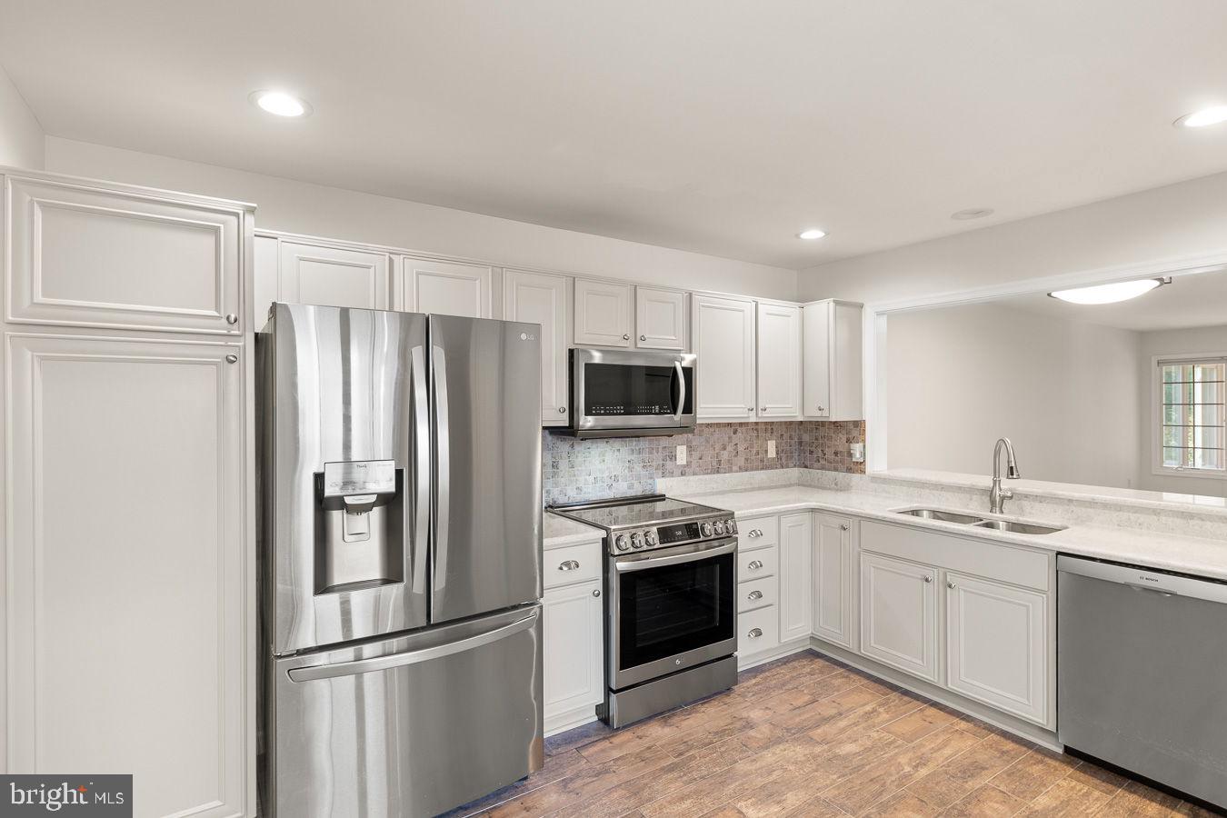STONY POINTE - Residential