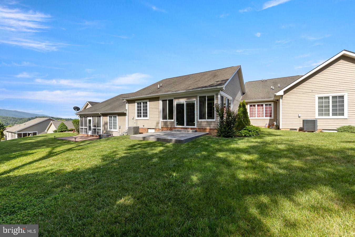 STONY POINTE - Residential