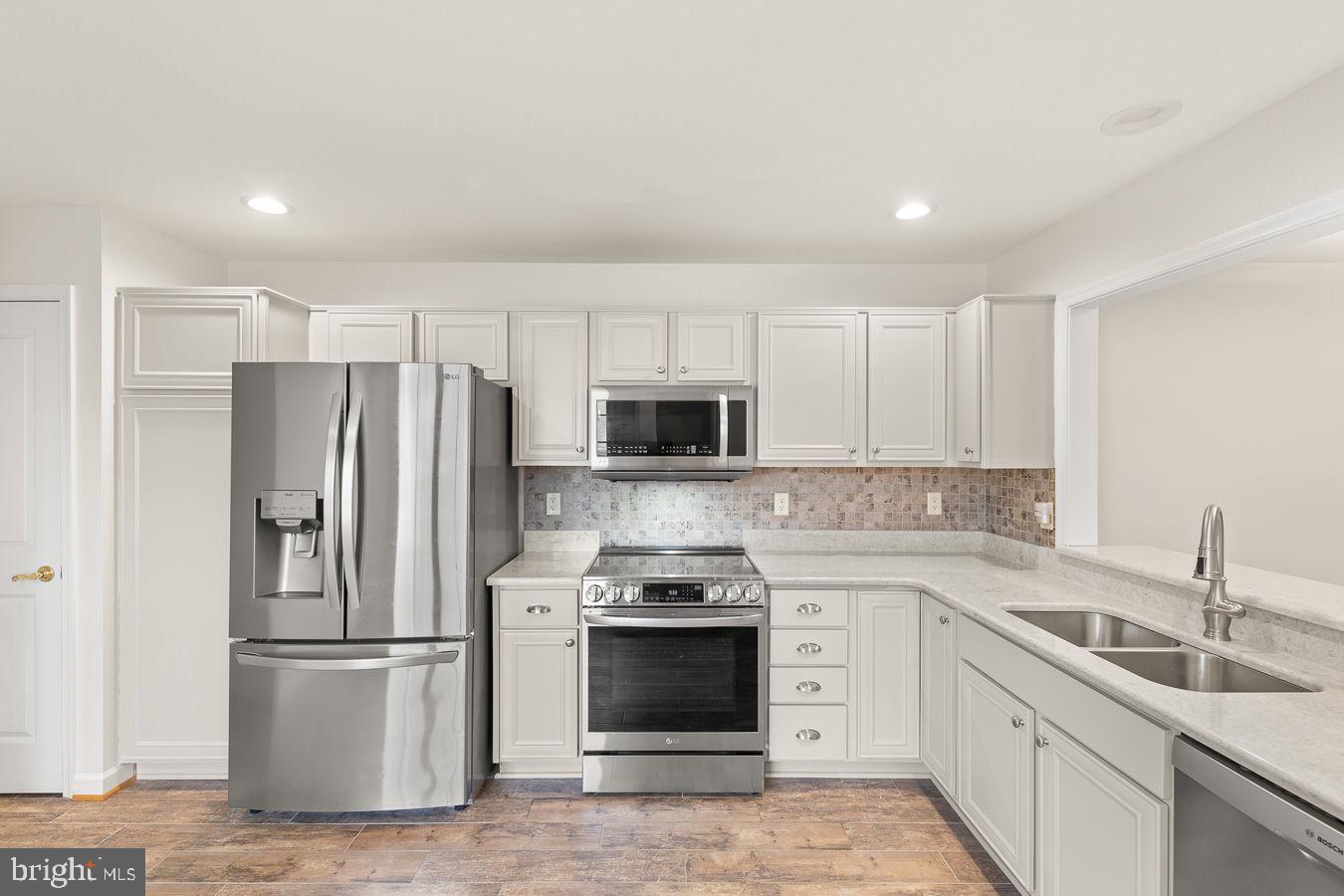 STONY POINTE - Residential