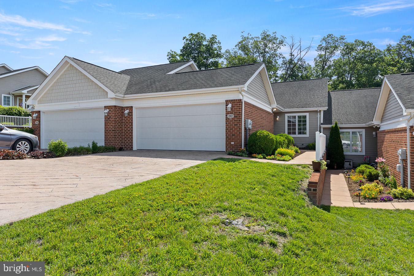 STONY POINTE - Residential
