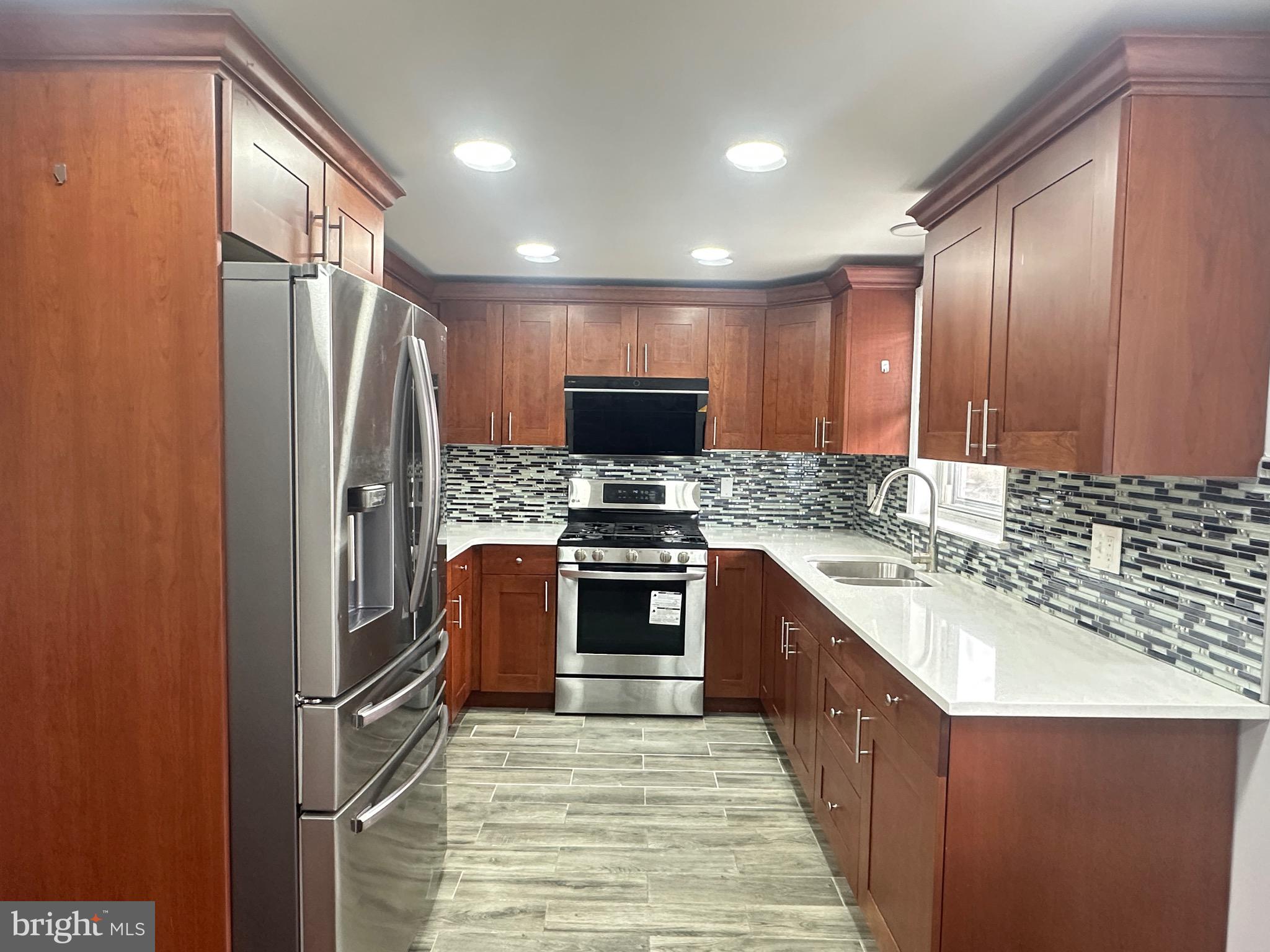 HOLME CIRCLE - Residential