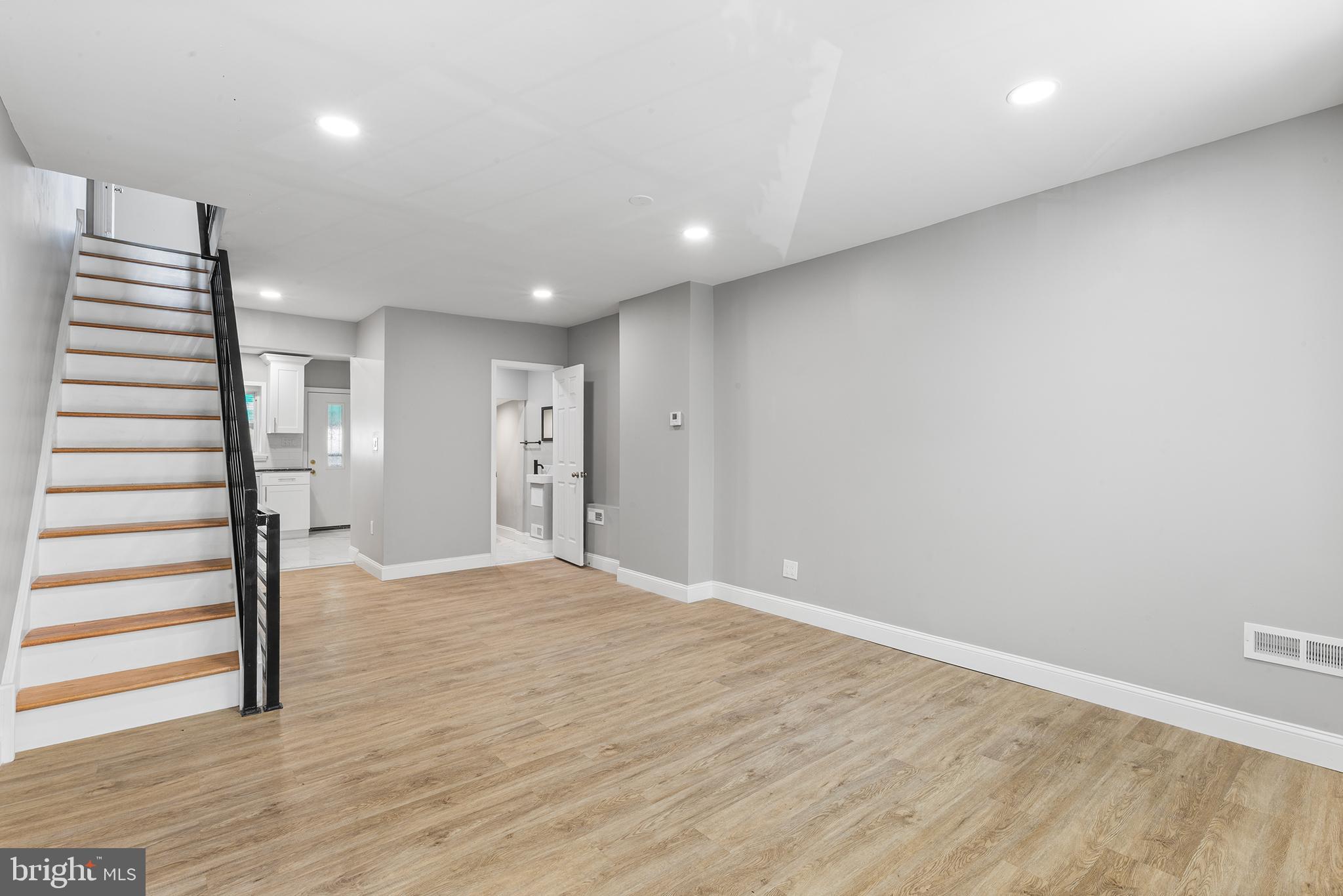 LOWER MOYAMENSING - Residential