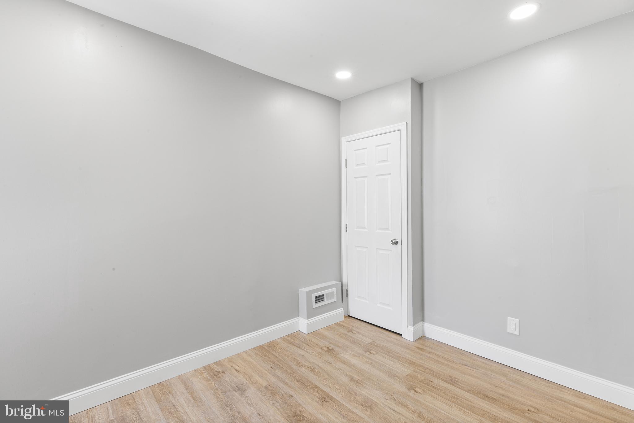 LOWER MOYAMENSING - Residential