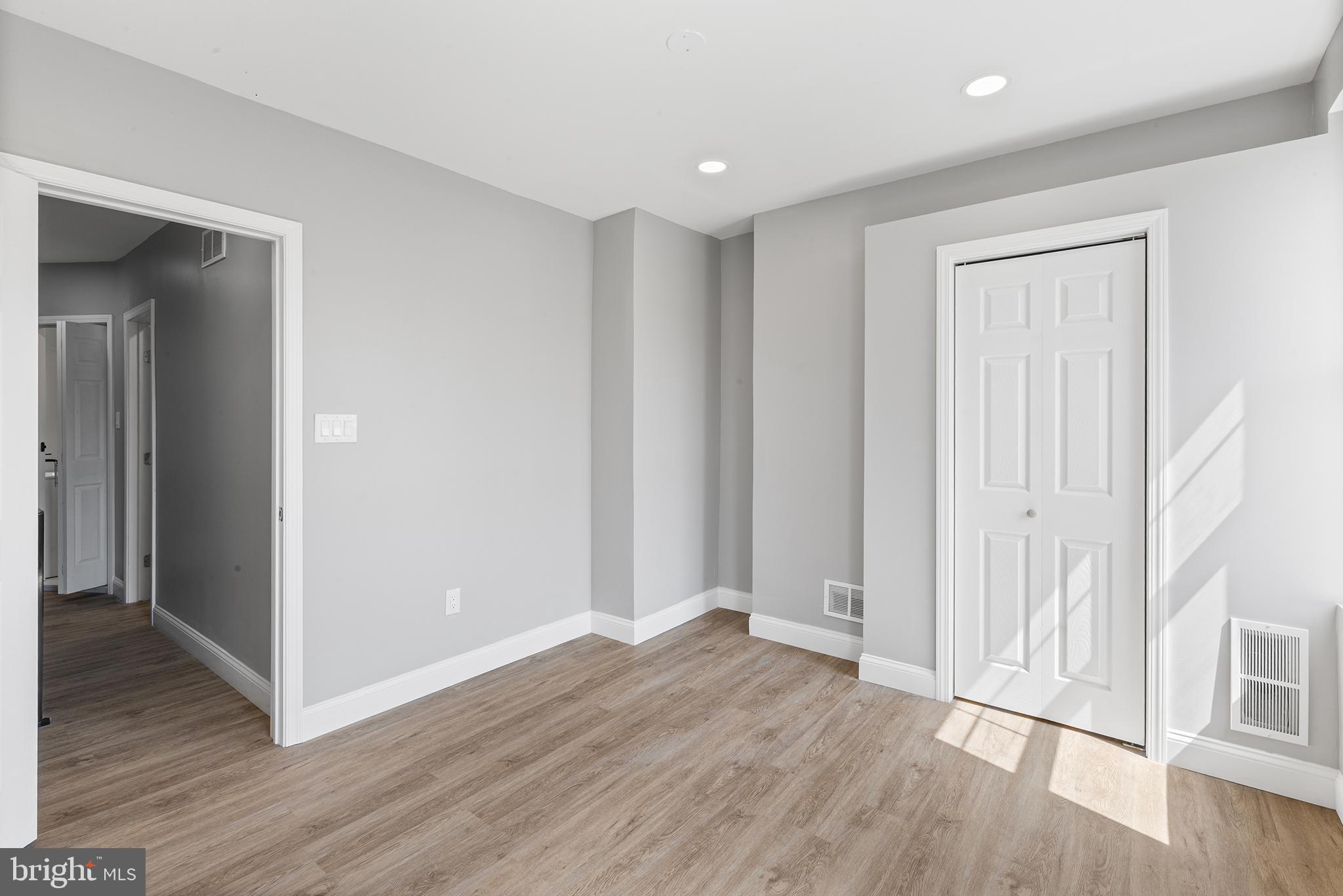 LOWER MOYAMENSING - Residential