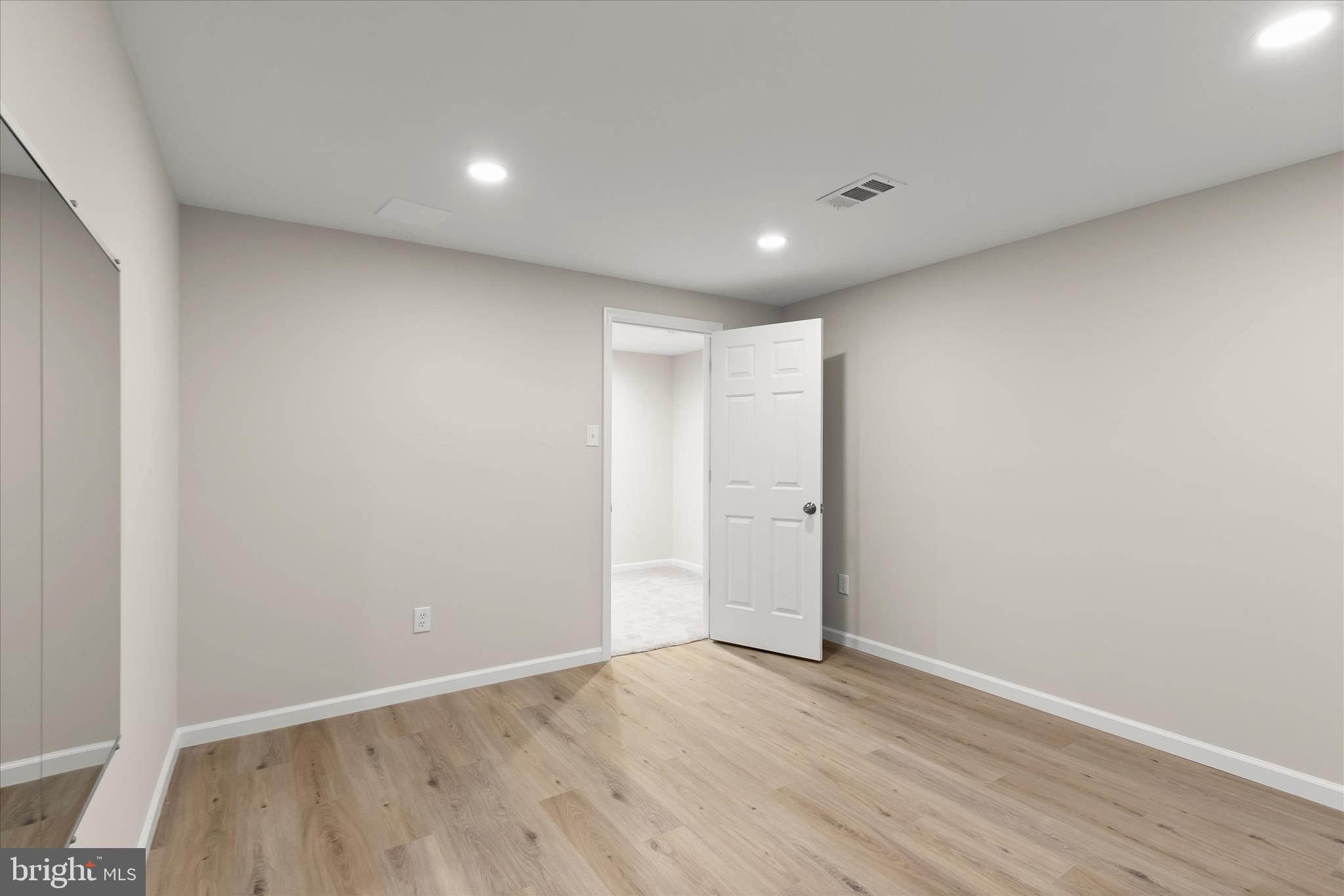 RIVER HILL - Residential