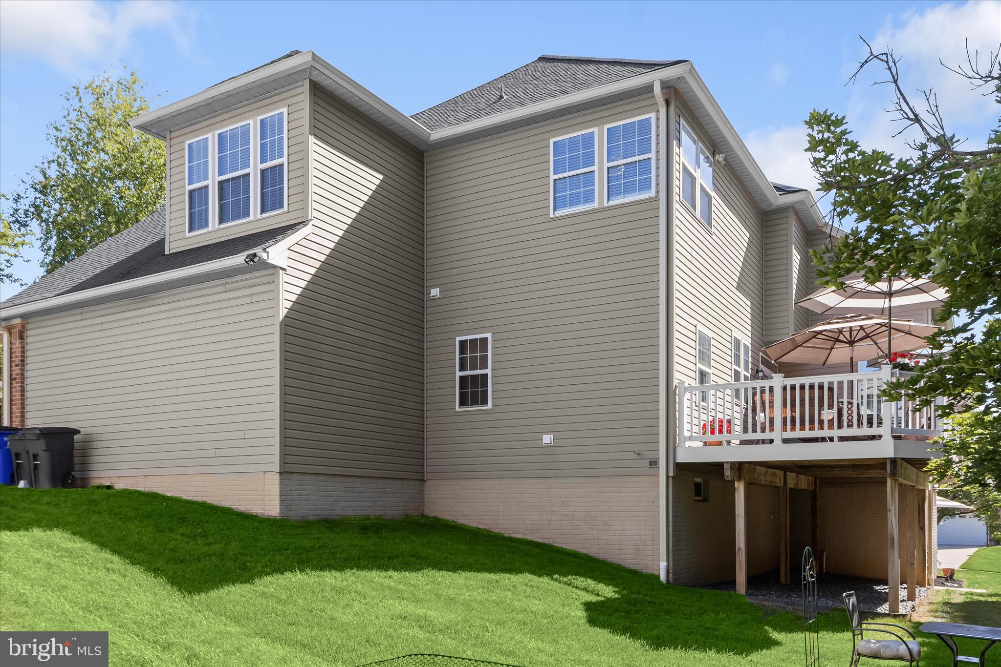 RIVER HILL - Residential