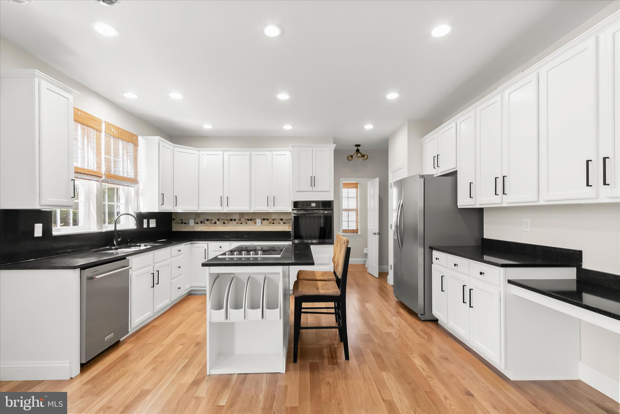 RIVER HILL - Residential