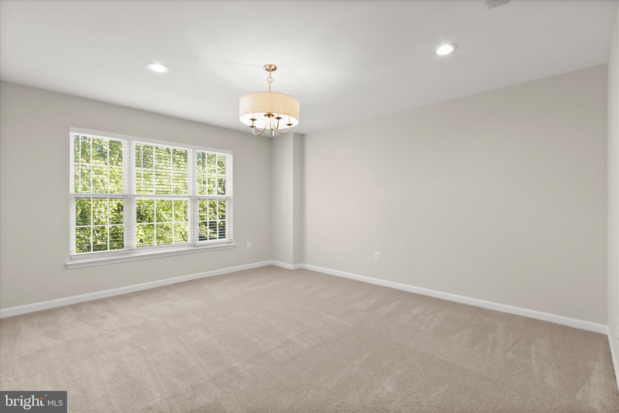 RIVER HILL - Residential