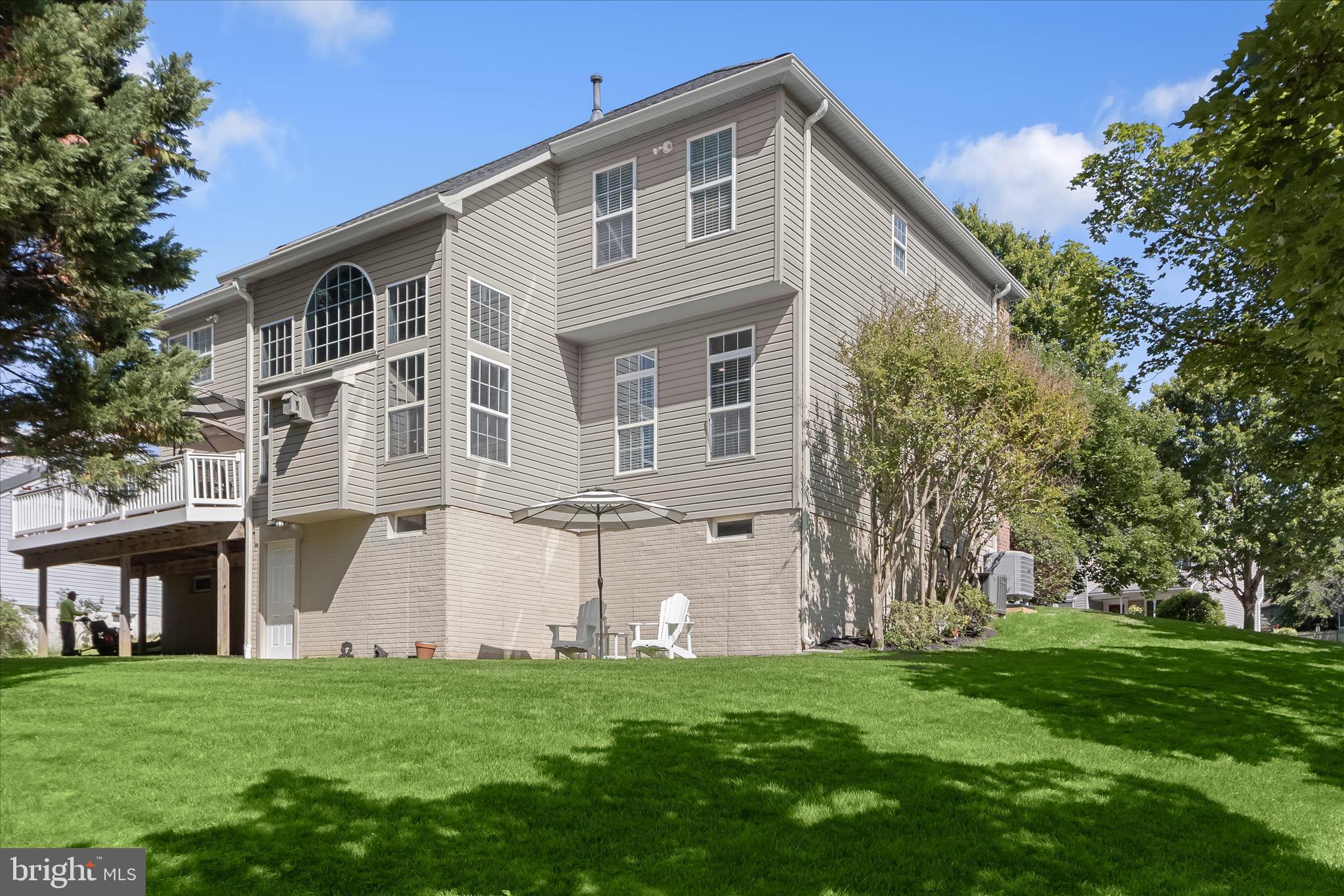 RIVER HILL - Residential