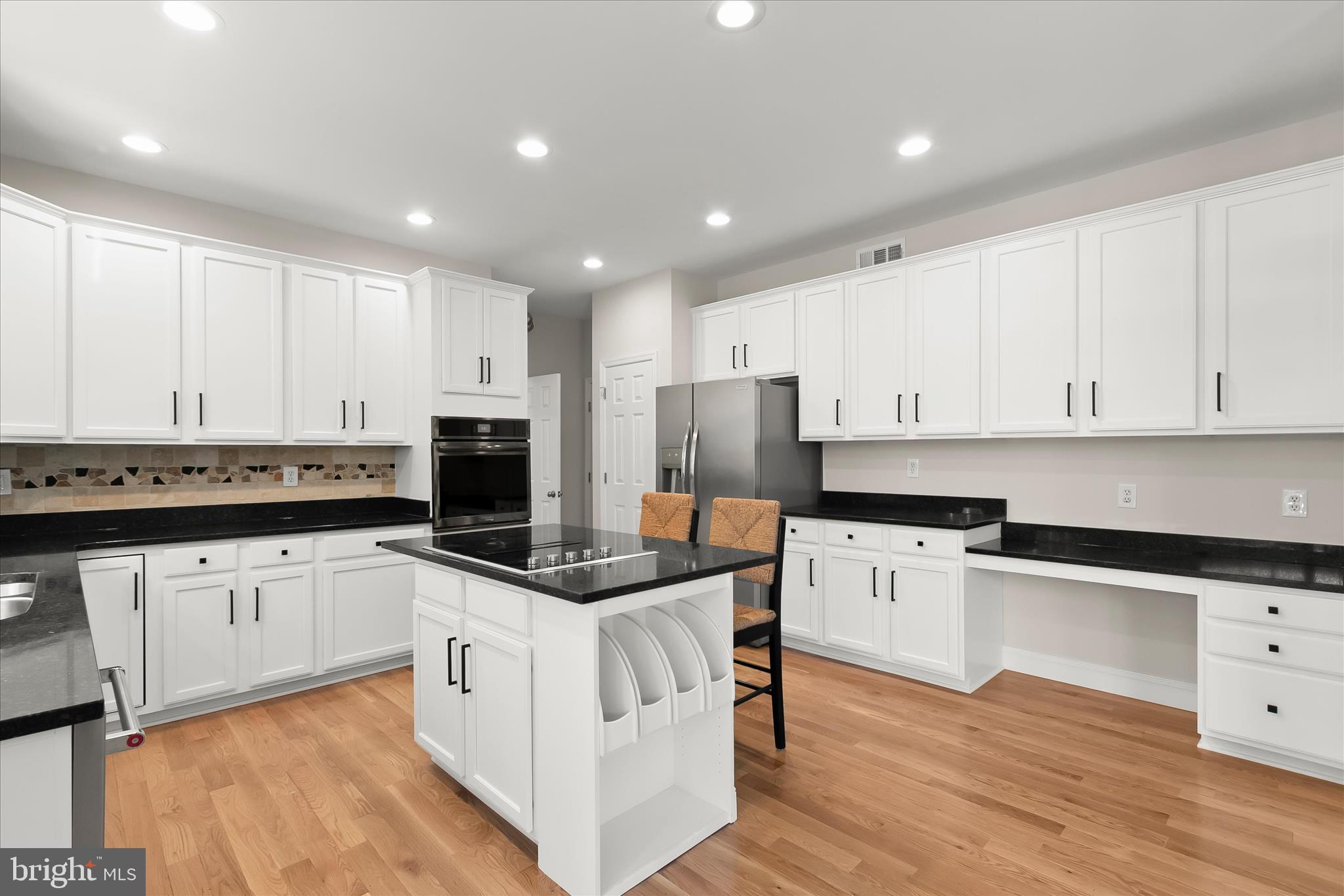 RIVER HILL - Residential