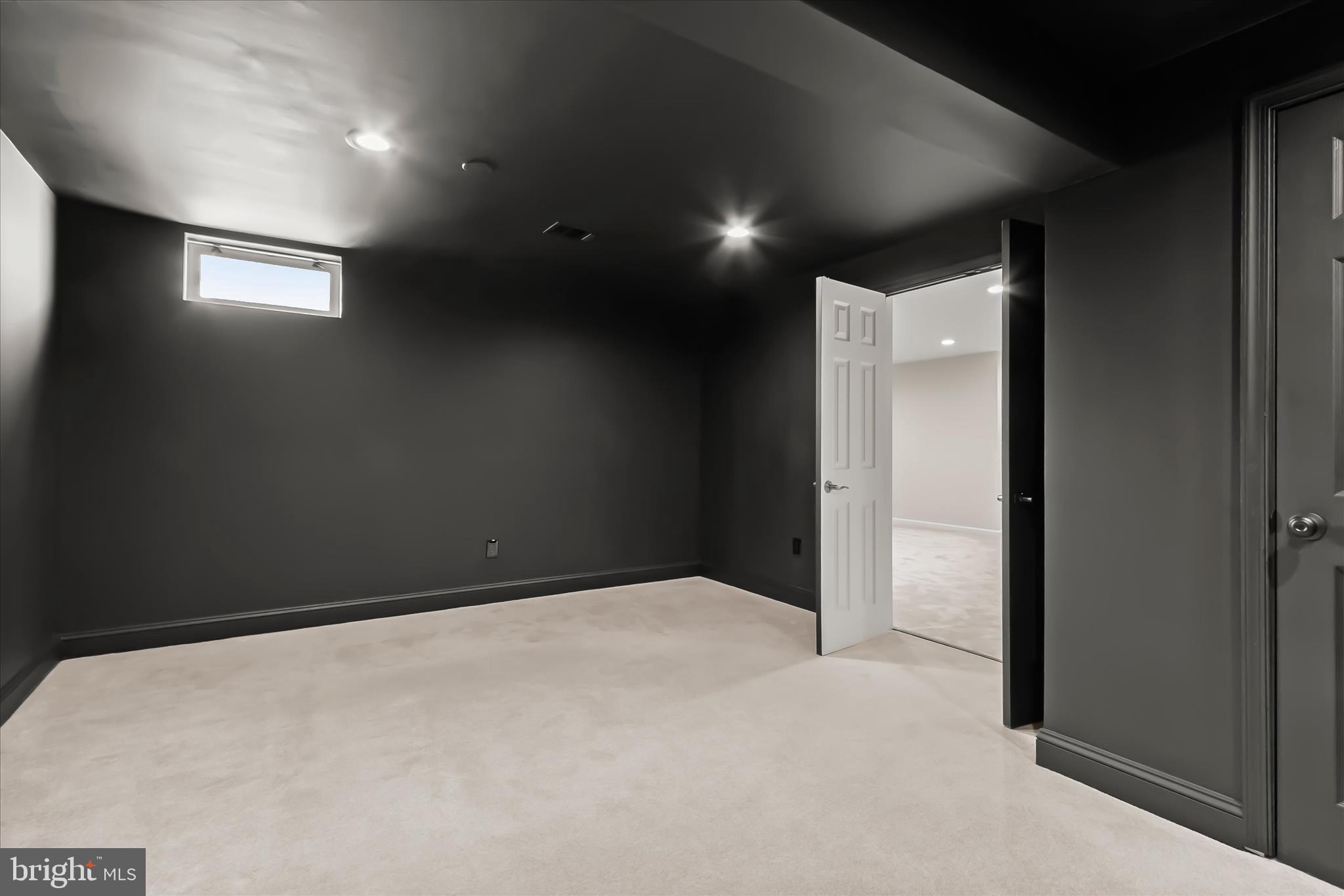 RIVER HILL - Residential