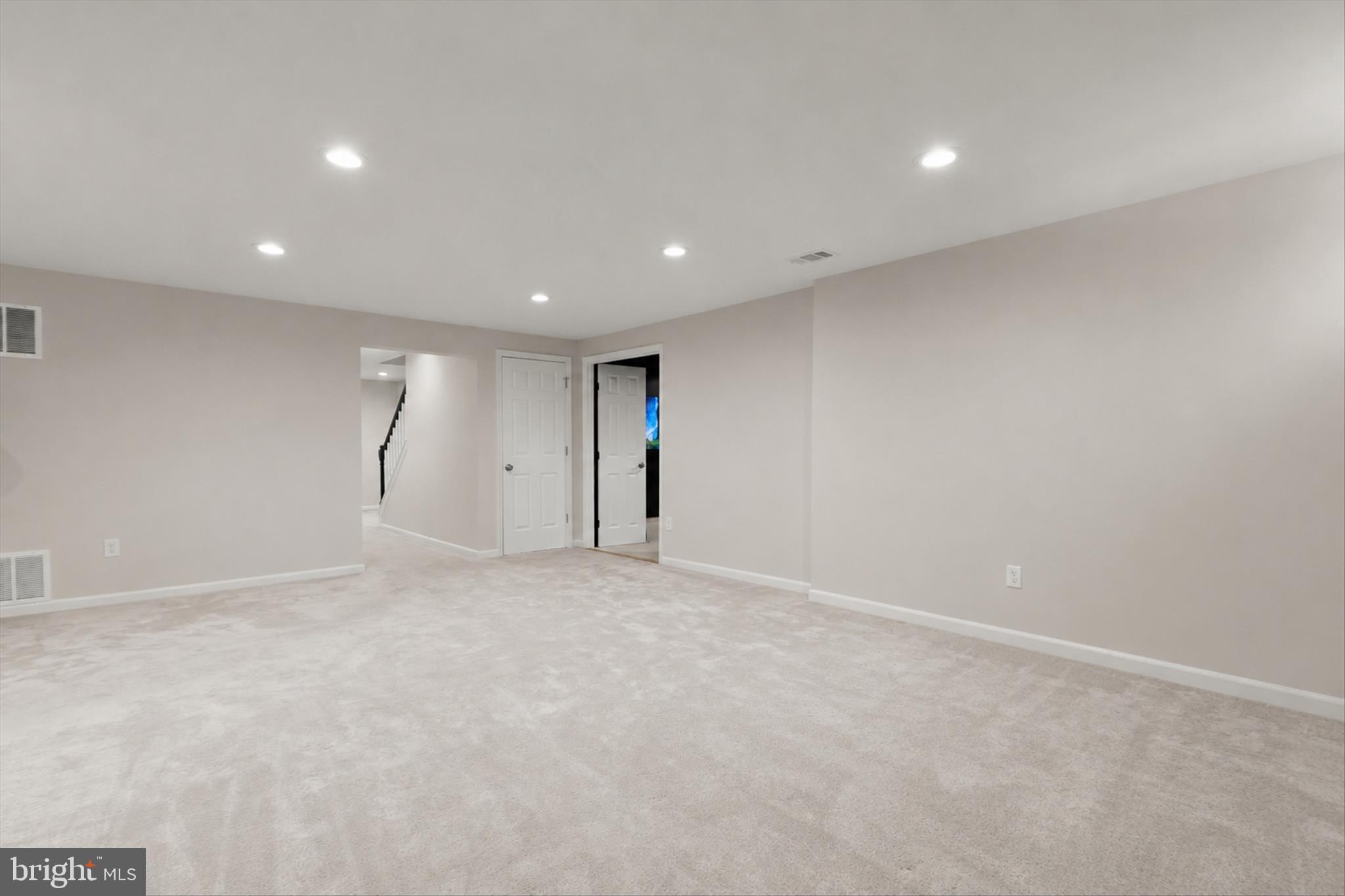 RIVER HILL - Residential