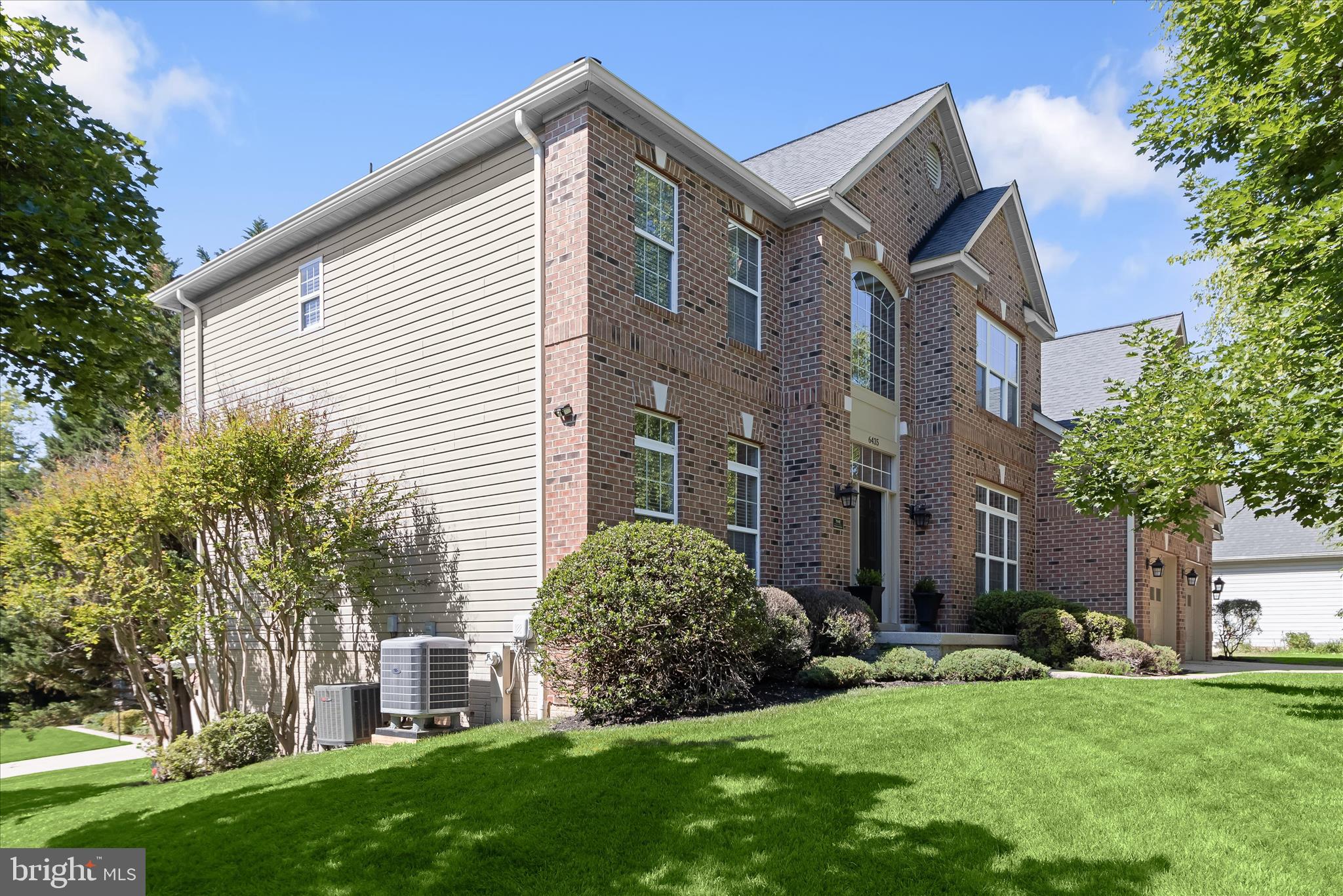 RIVER HILL - Residential