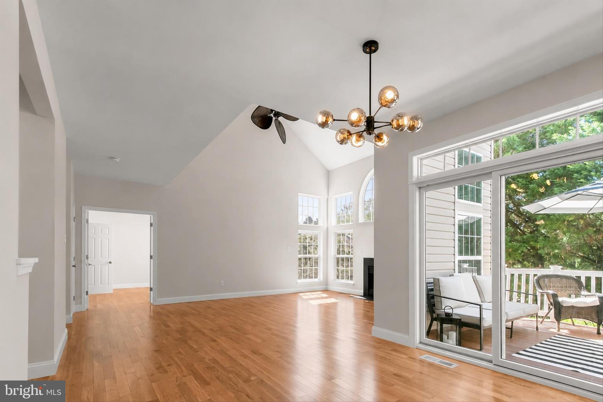 RIVER HILL - Residential