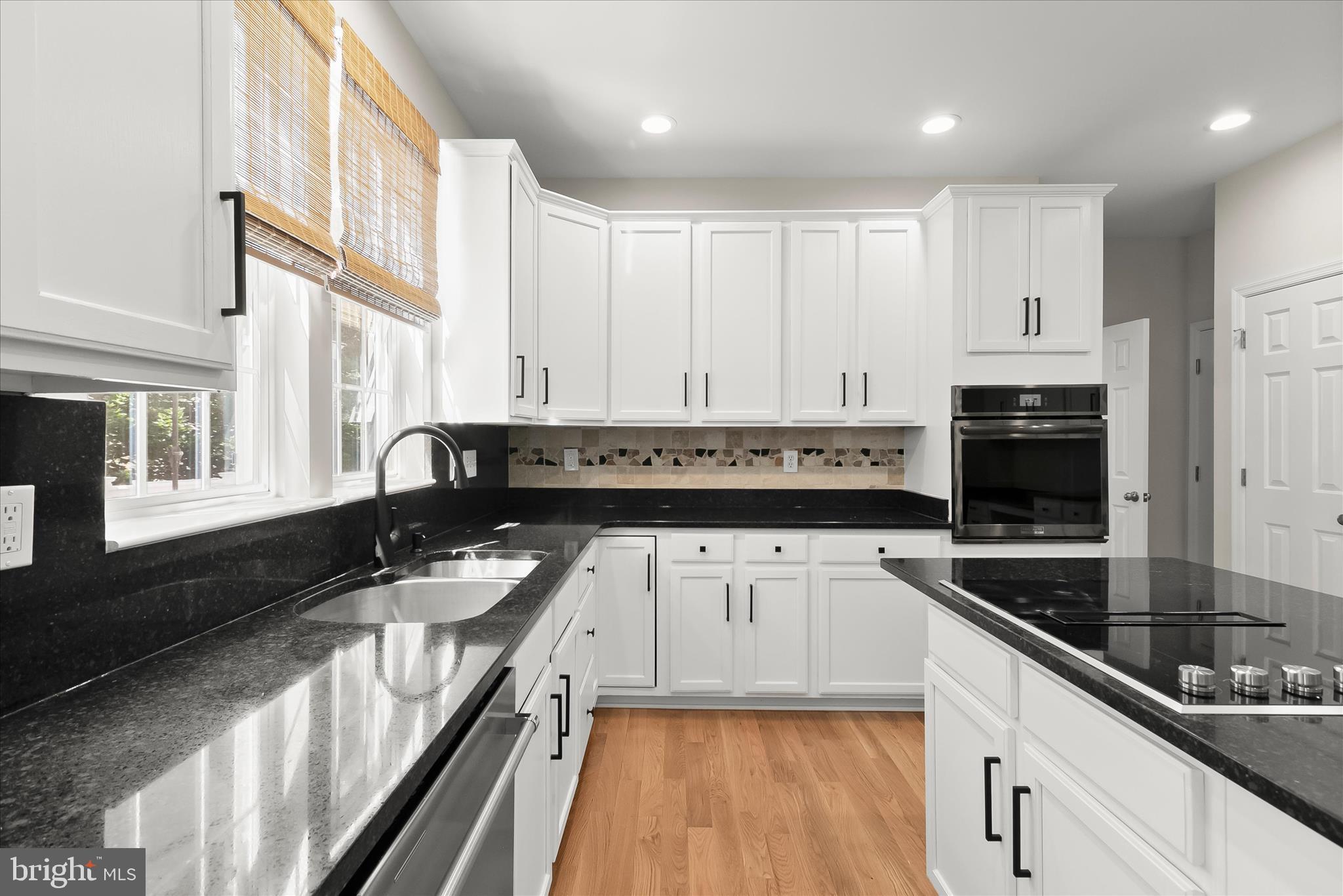 RIVER HILL - Residential