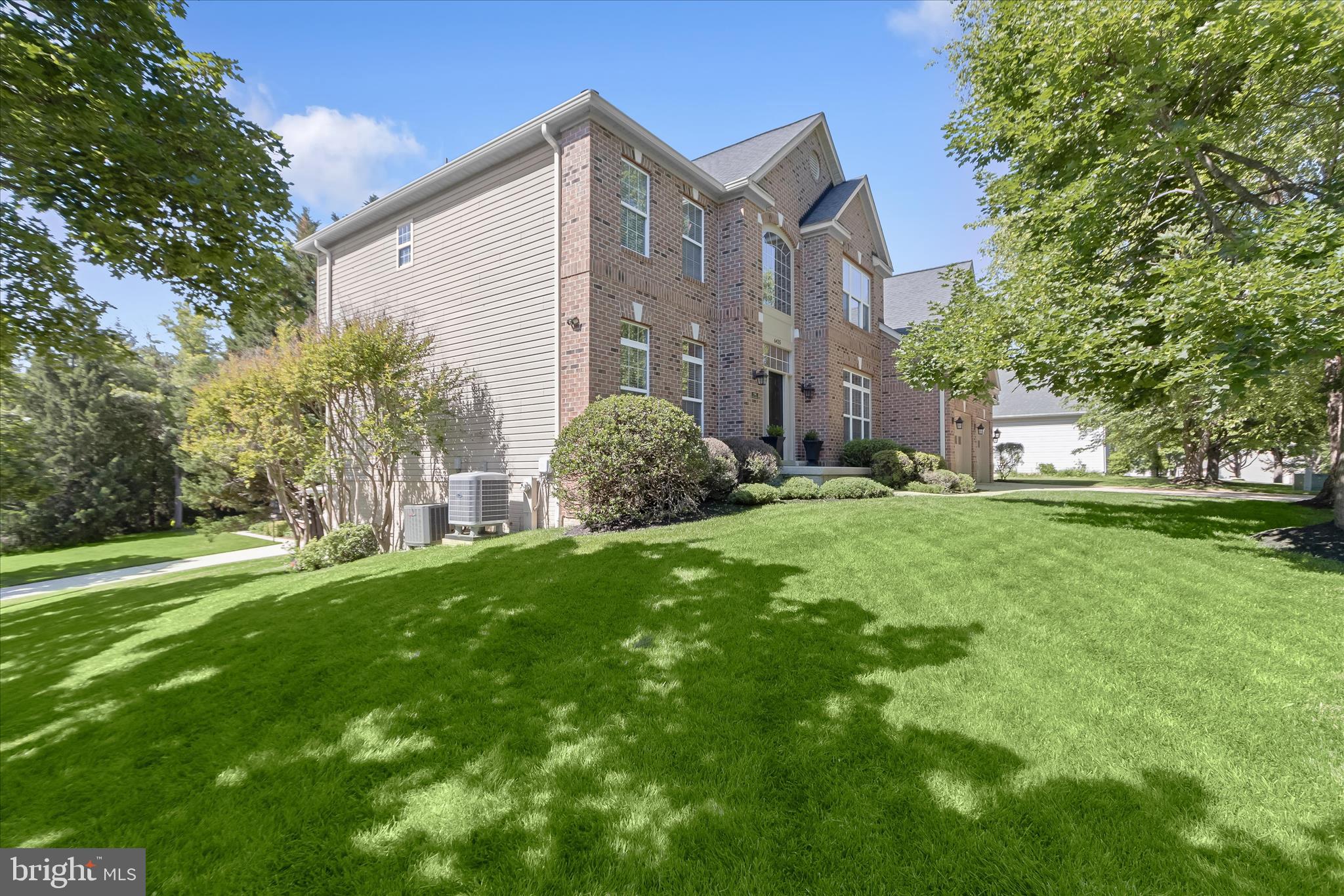 RIVER HILL - Residential