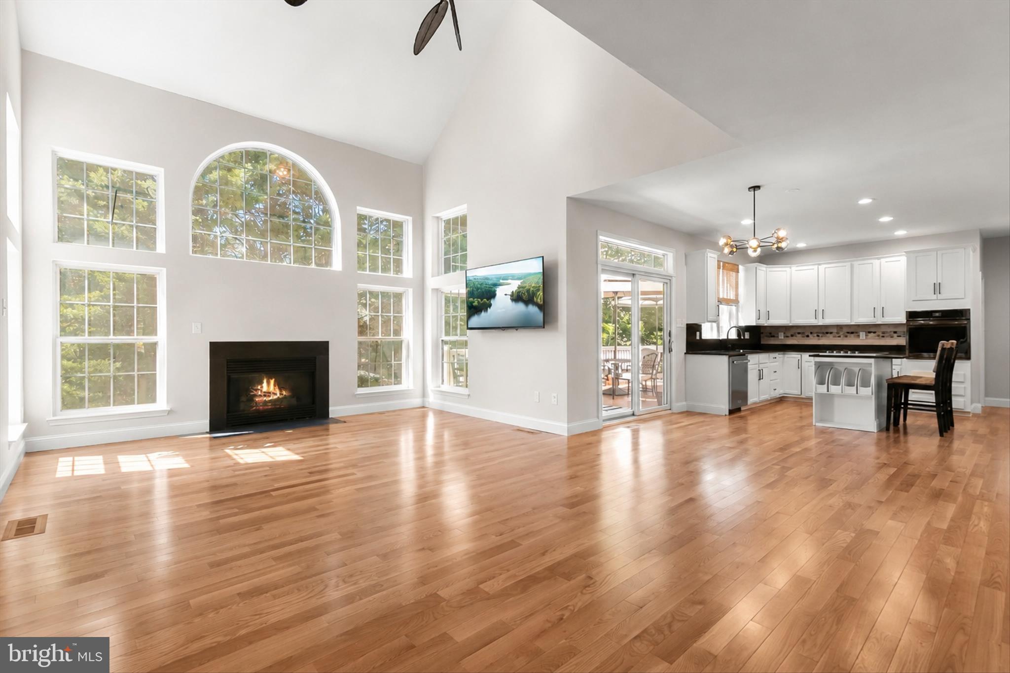 RIVER HILL - Residential