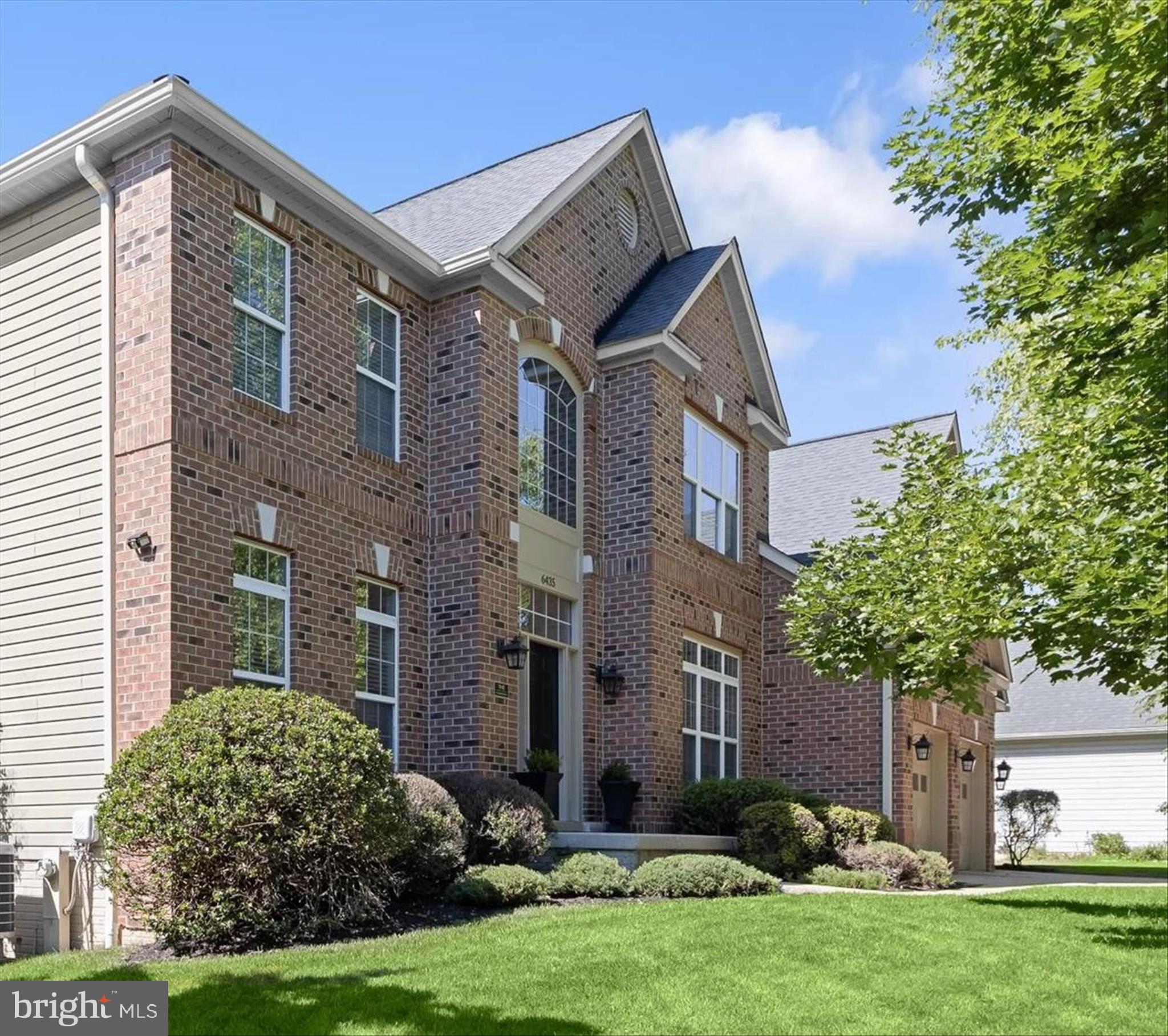 RIVER HILL - Residential
