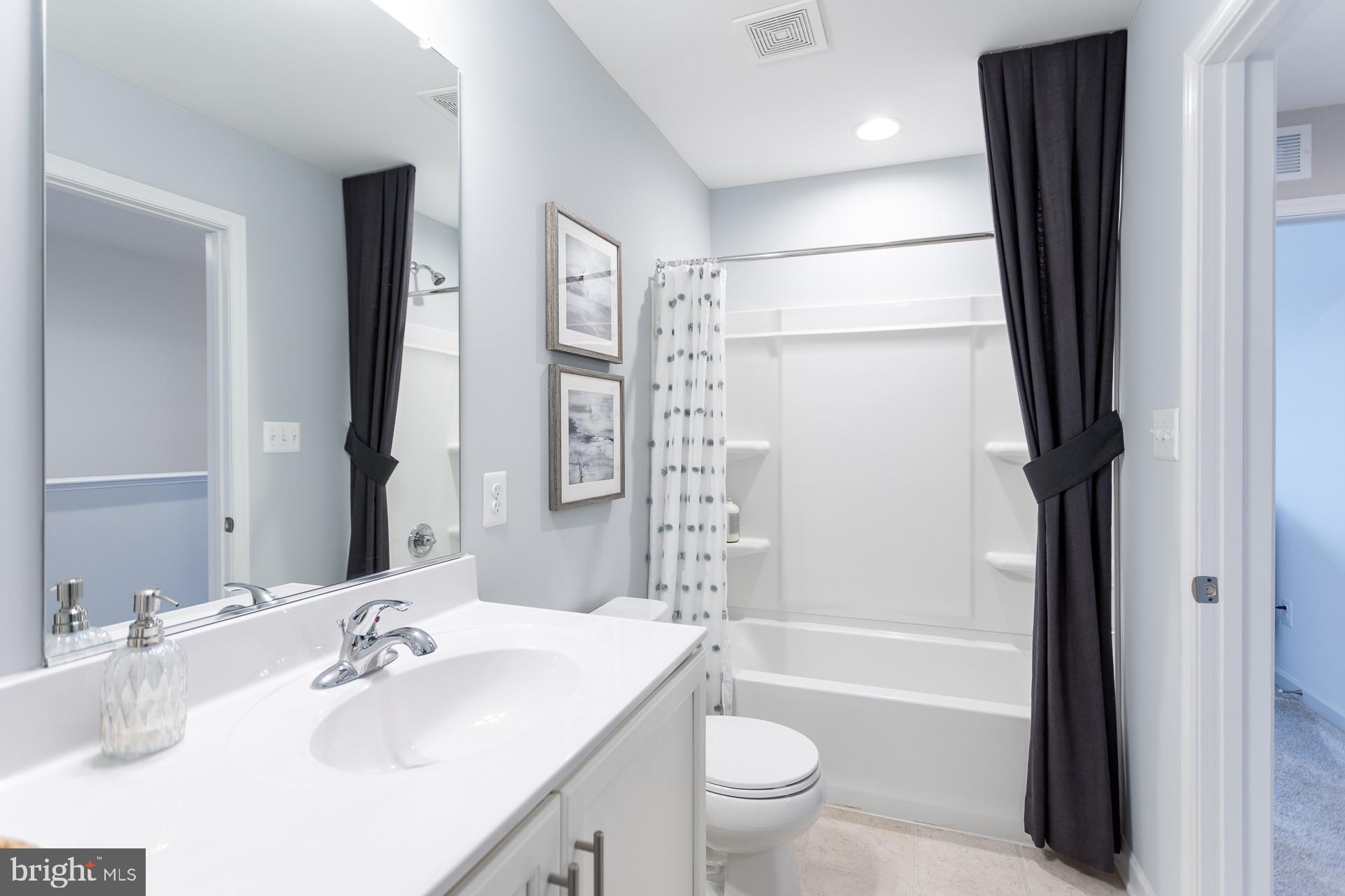 KING'S CROSSING - Residential