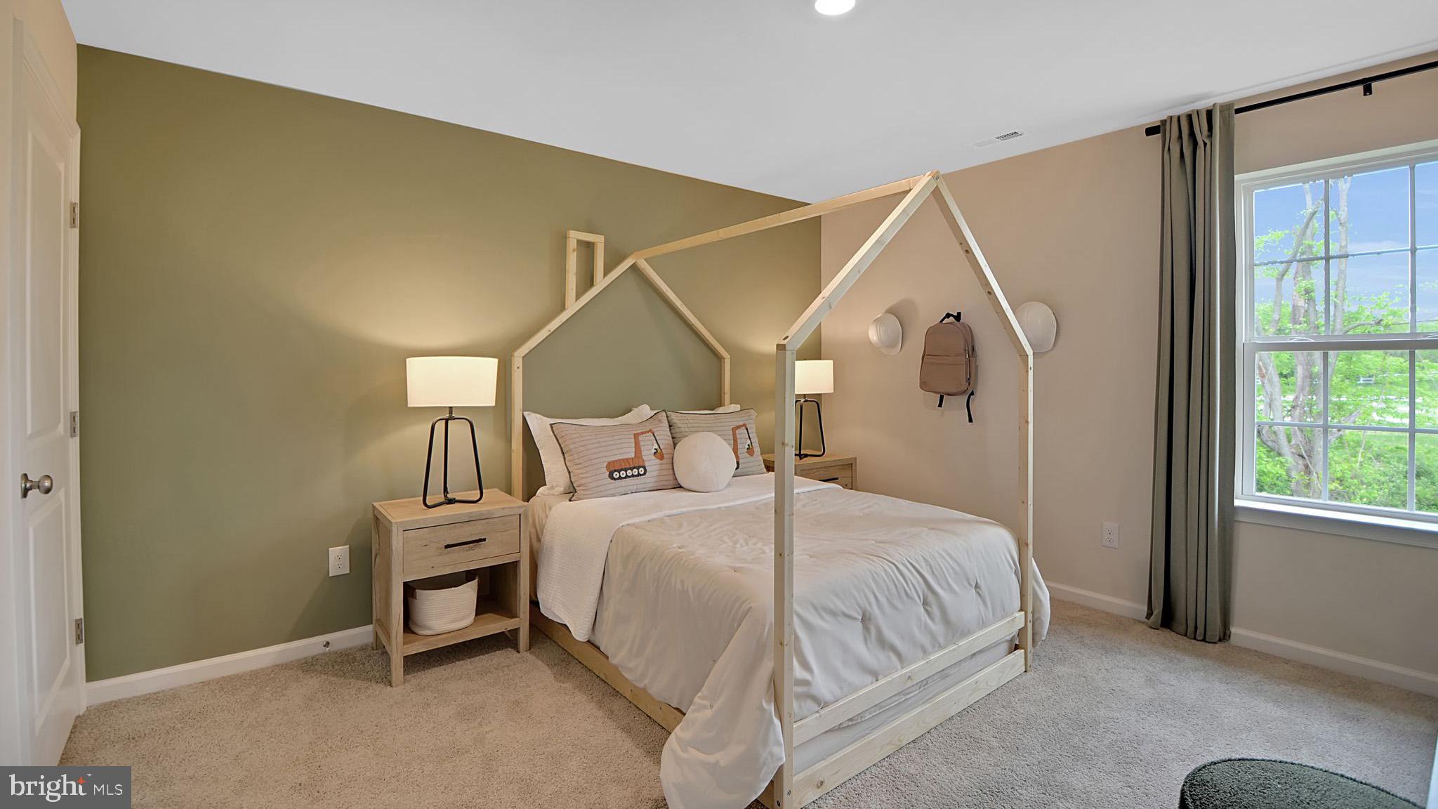 STRAWBERRY FIELDS - Residential