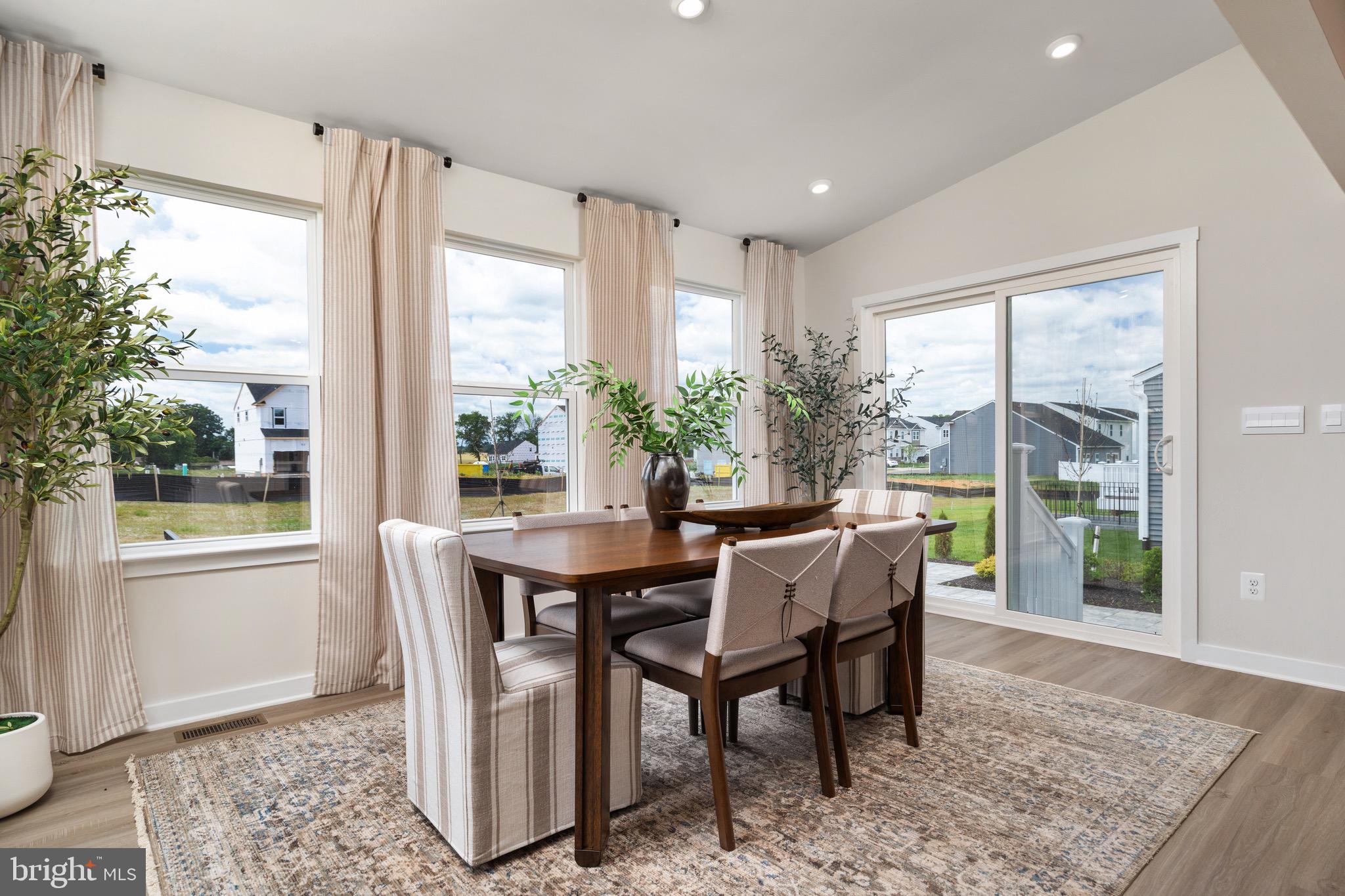 HUNTWELL WEST - Residential