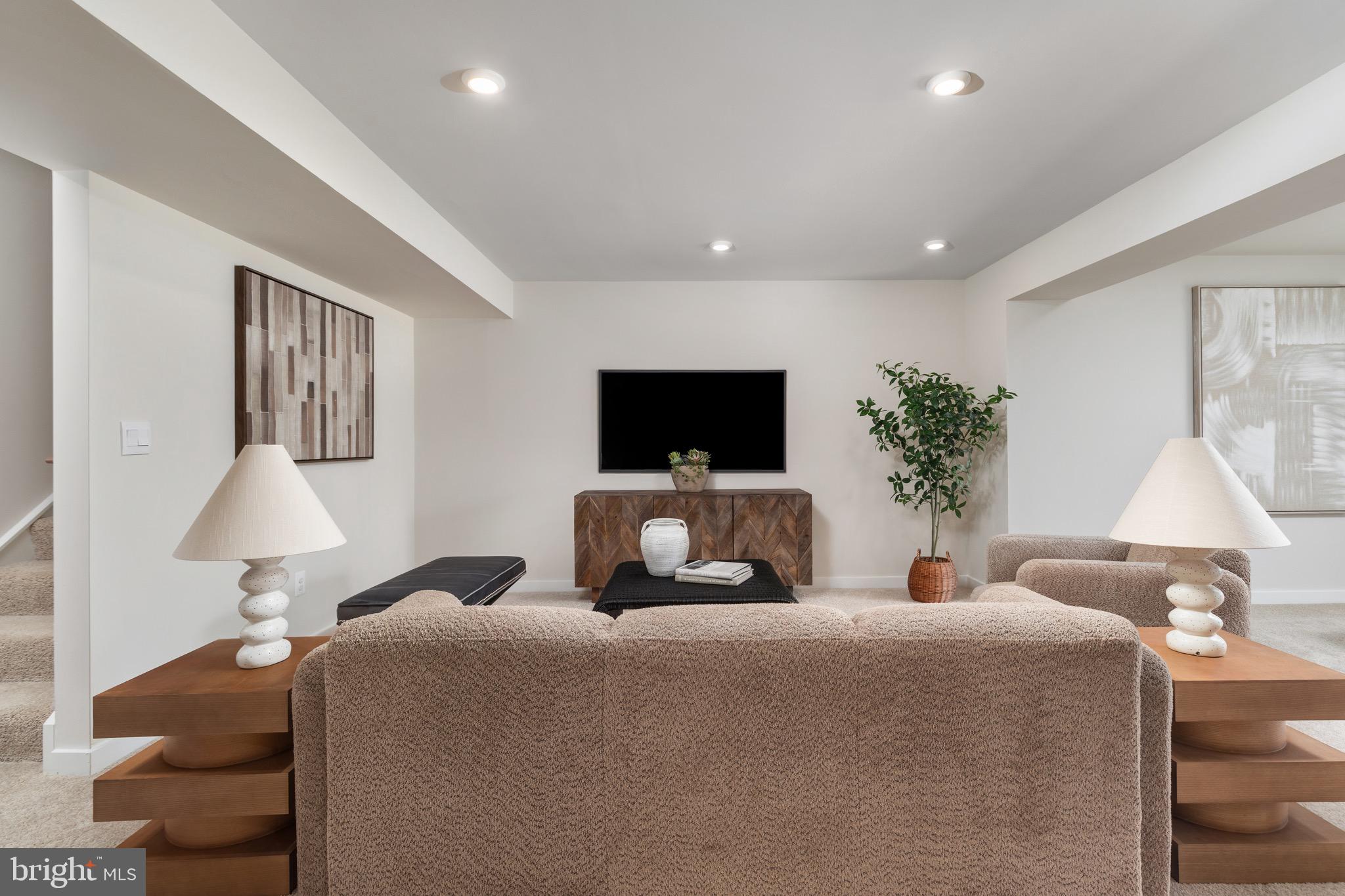 HUNTWELL WEST - Residential
