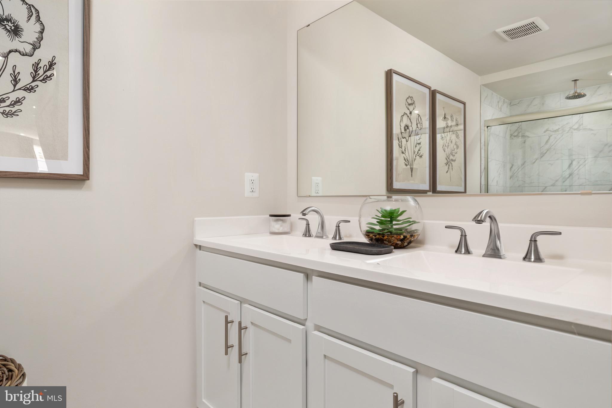 HUNTWELL WEST - Residential