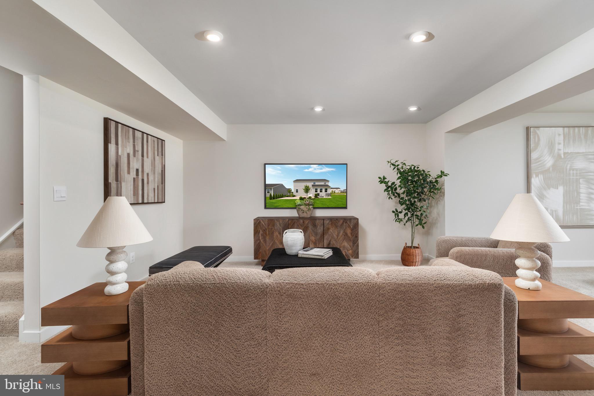 HUNTWELL WEST - Residential