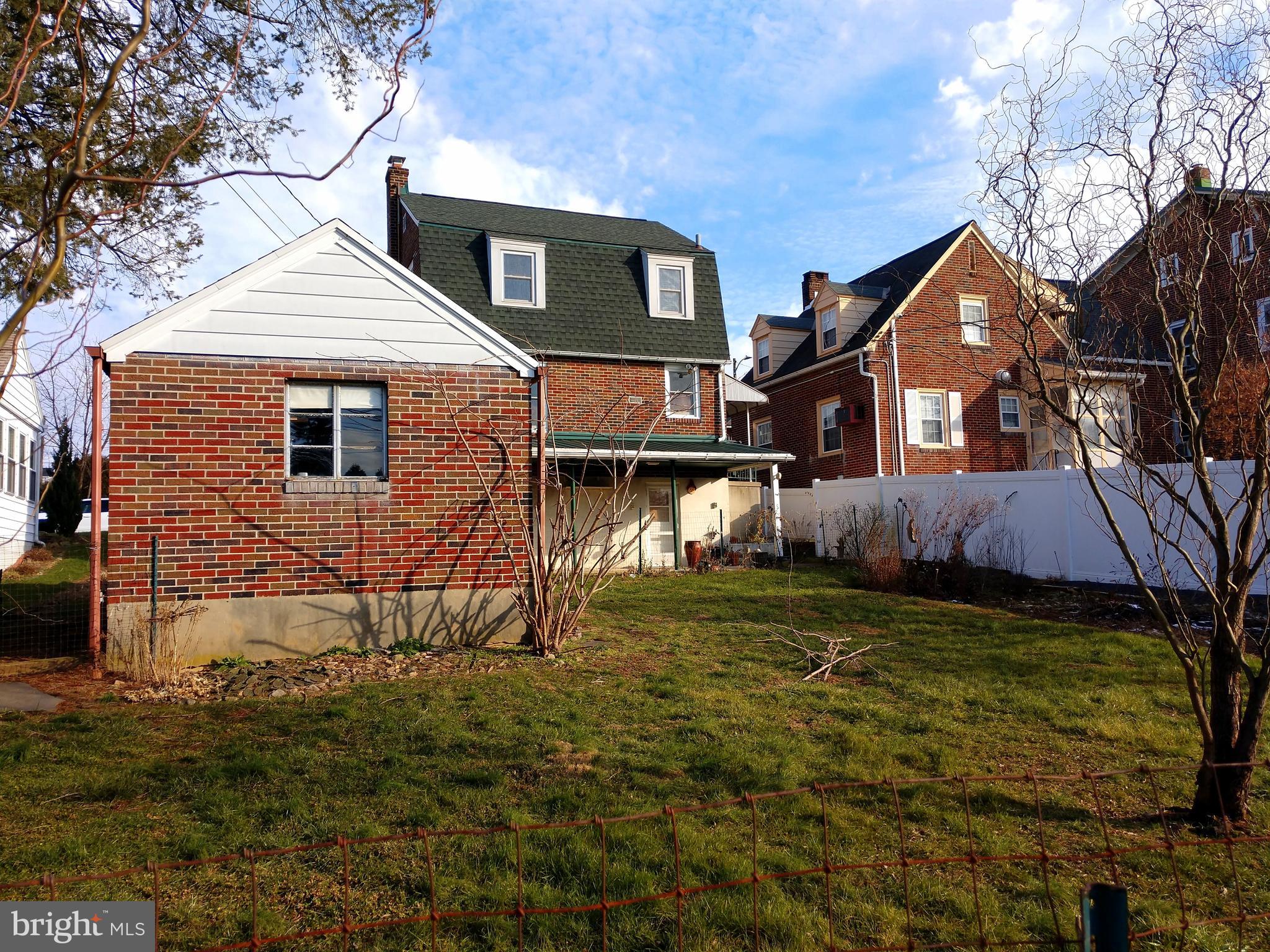 HILLSIDE MANOR - Residential