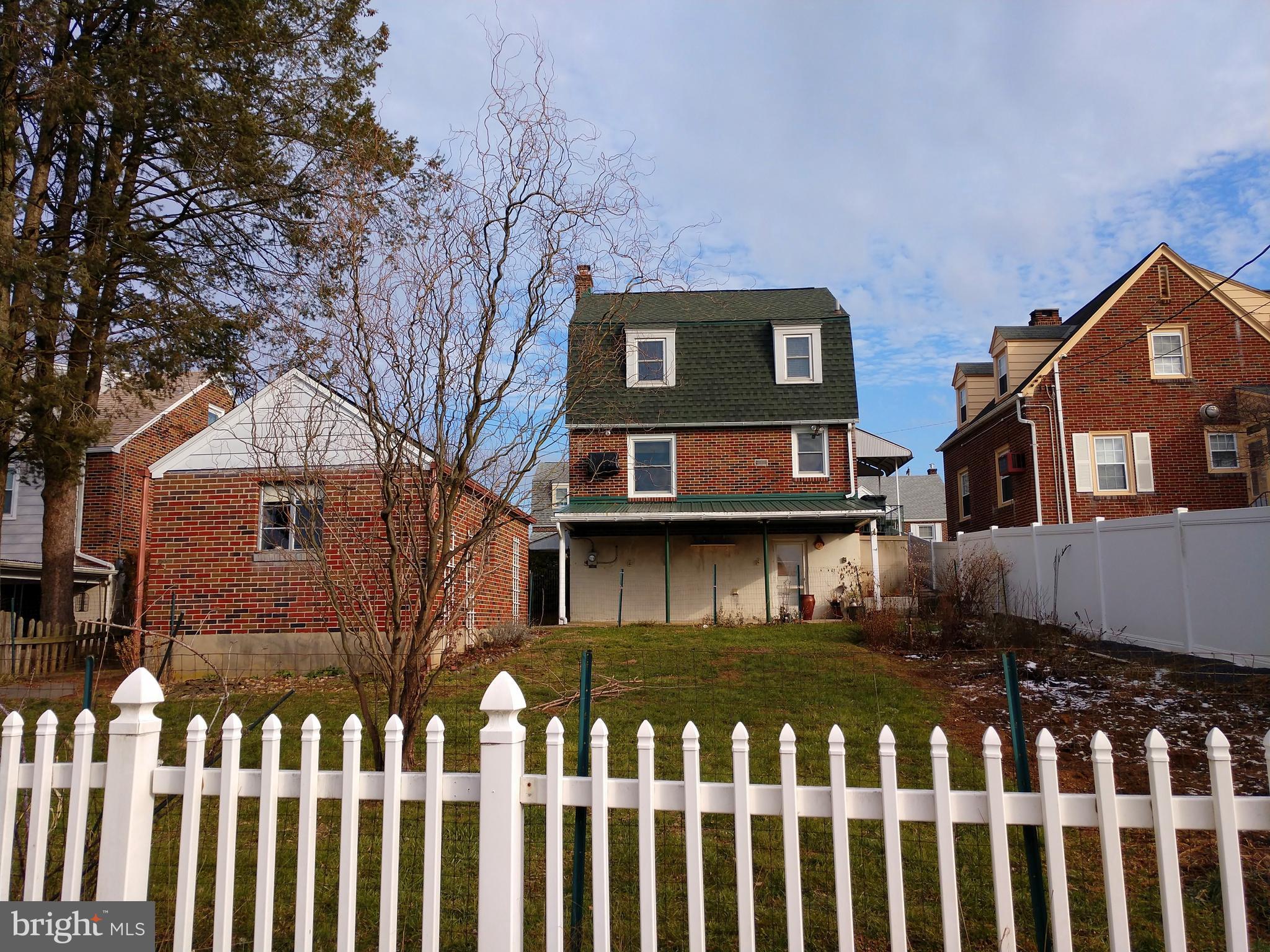 HILLSIDE MANOR - Residential