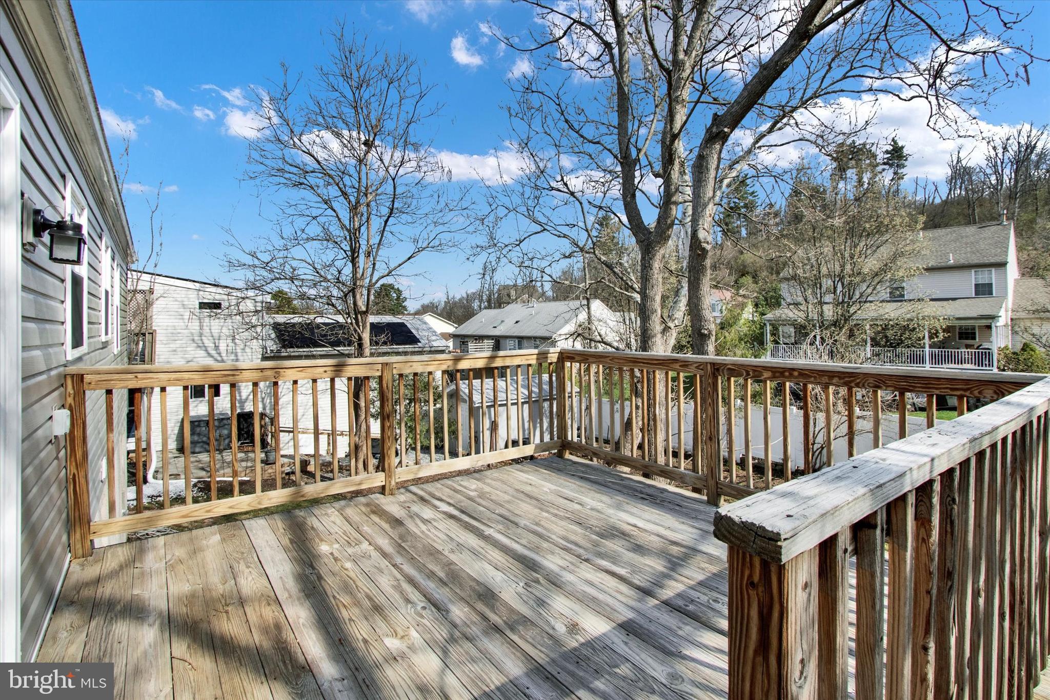 PINE KNOLL - Residential