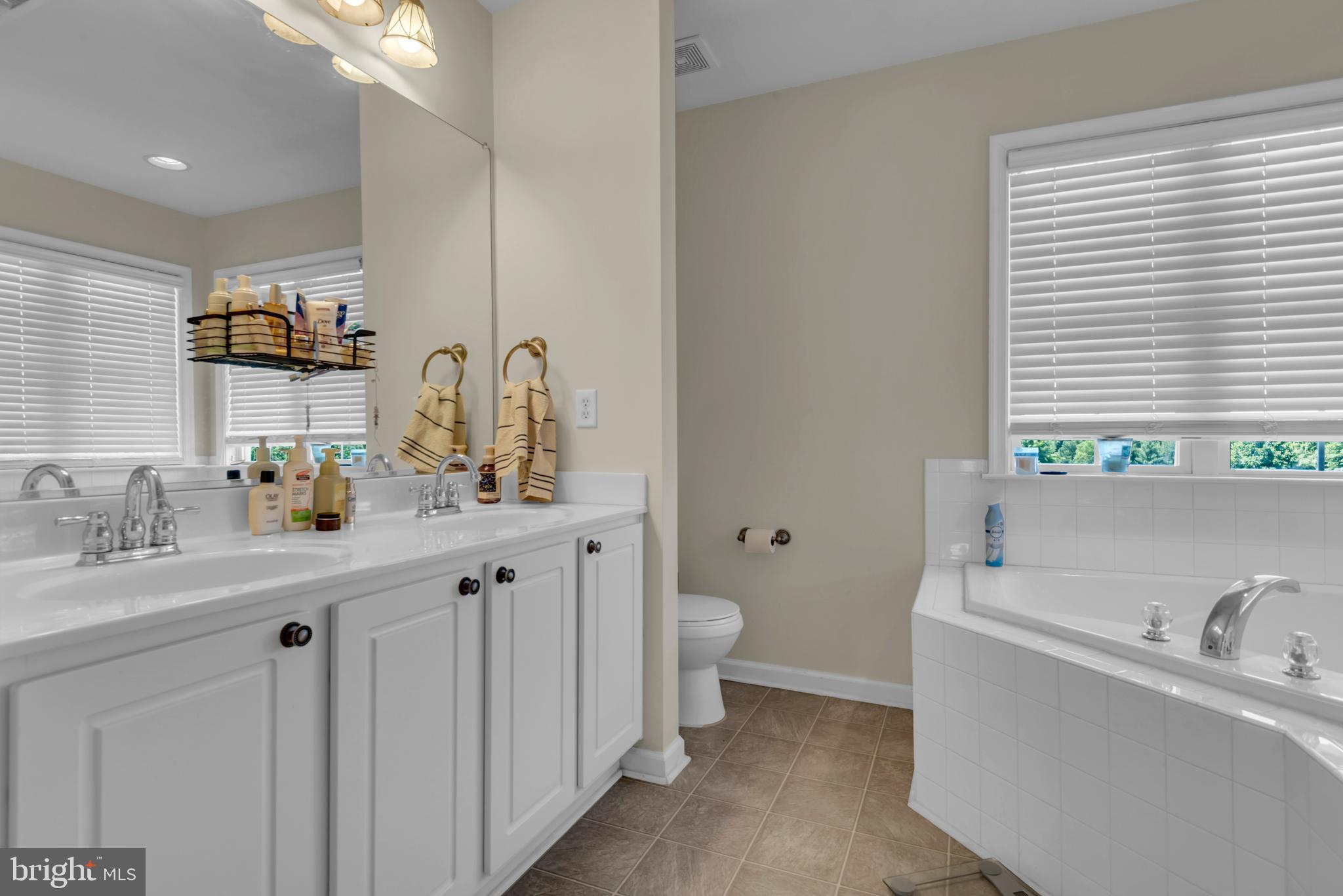 NORTH BROOK - Residential