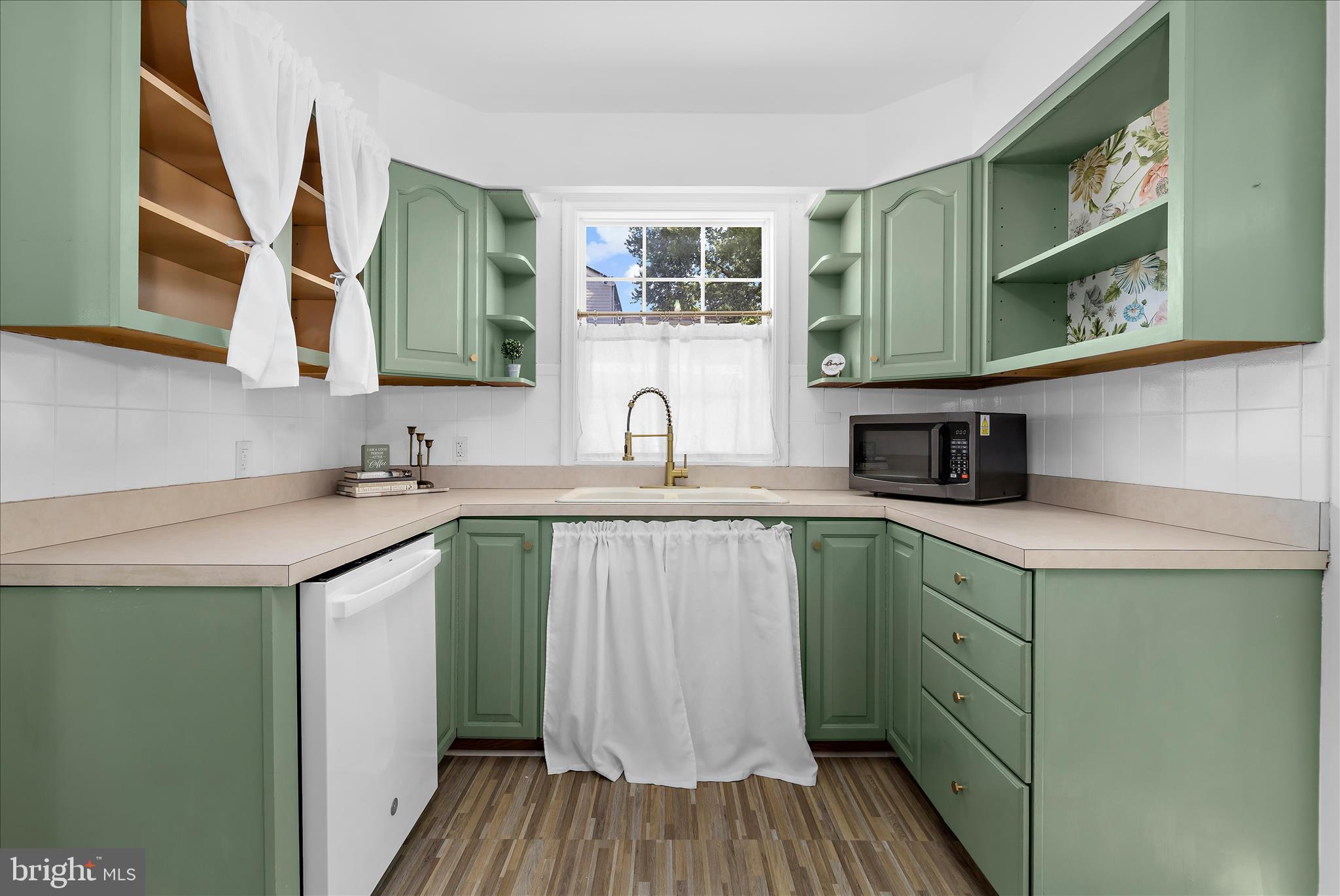 ROLAND TERRACE - Residential