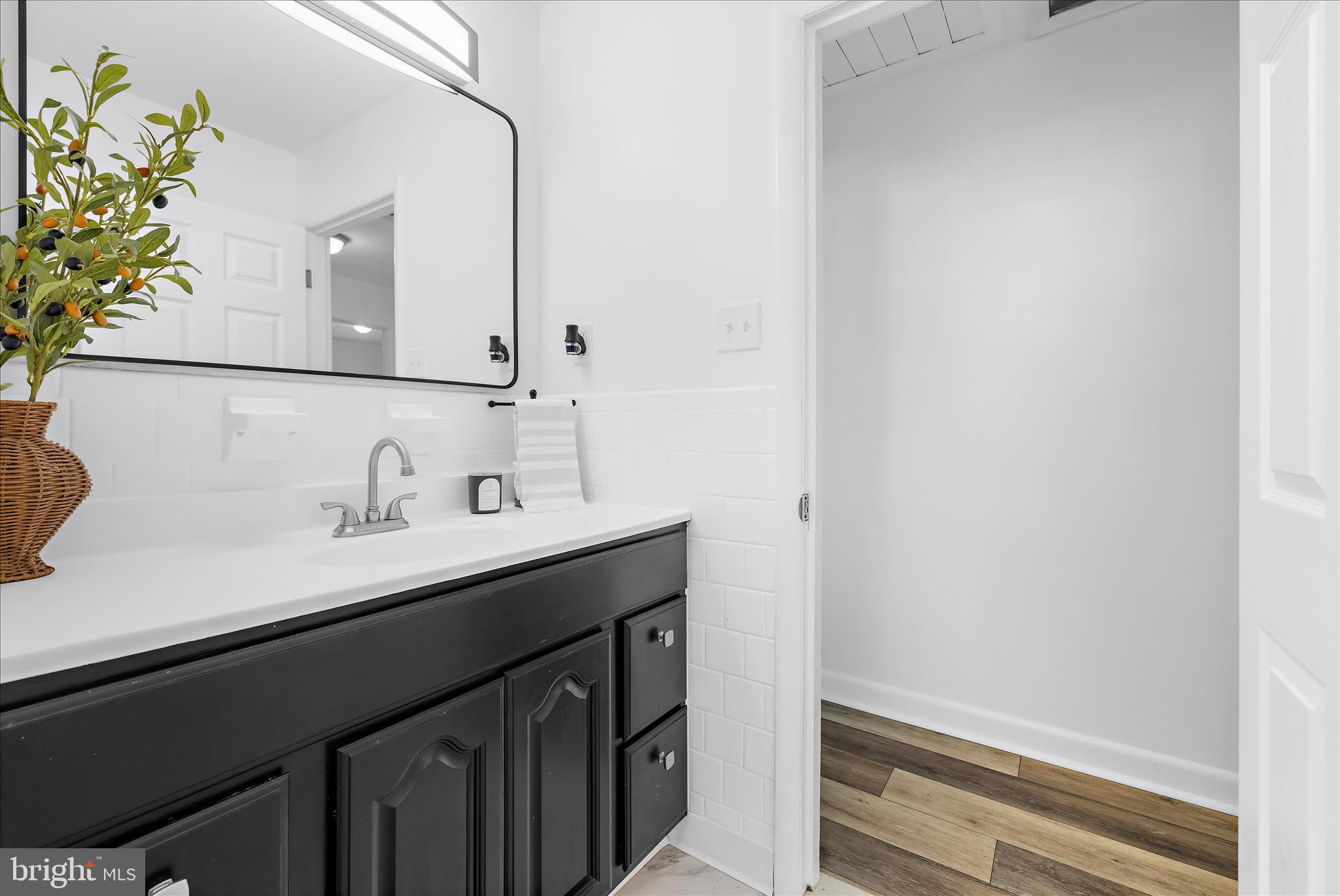 ROLAND TERRACE - Residential