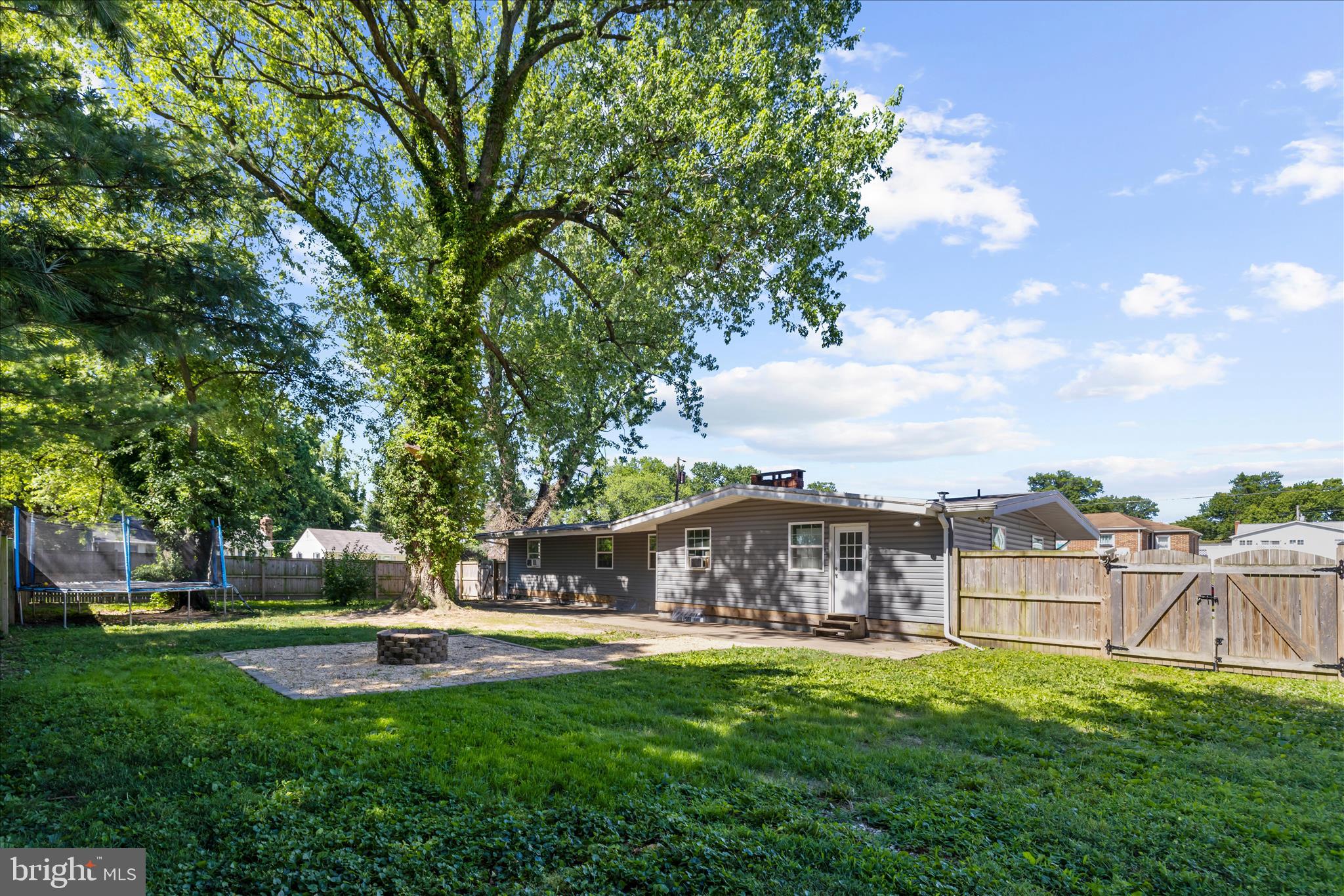 ROLAND TERRACE - Residential