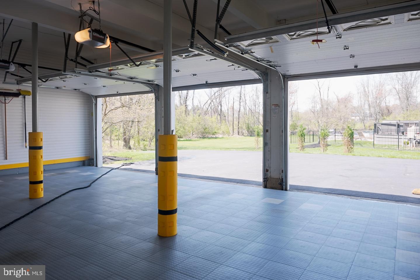 BROOKFIELD - Residential