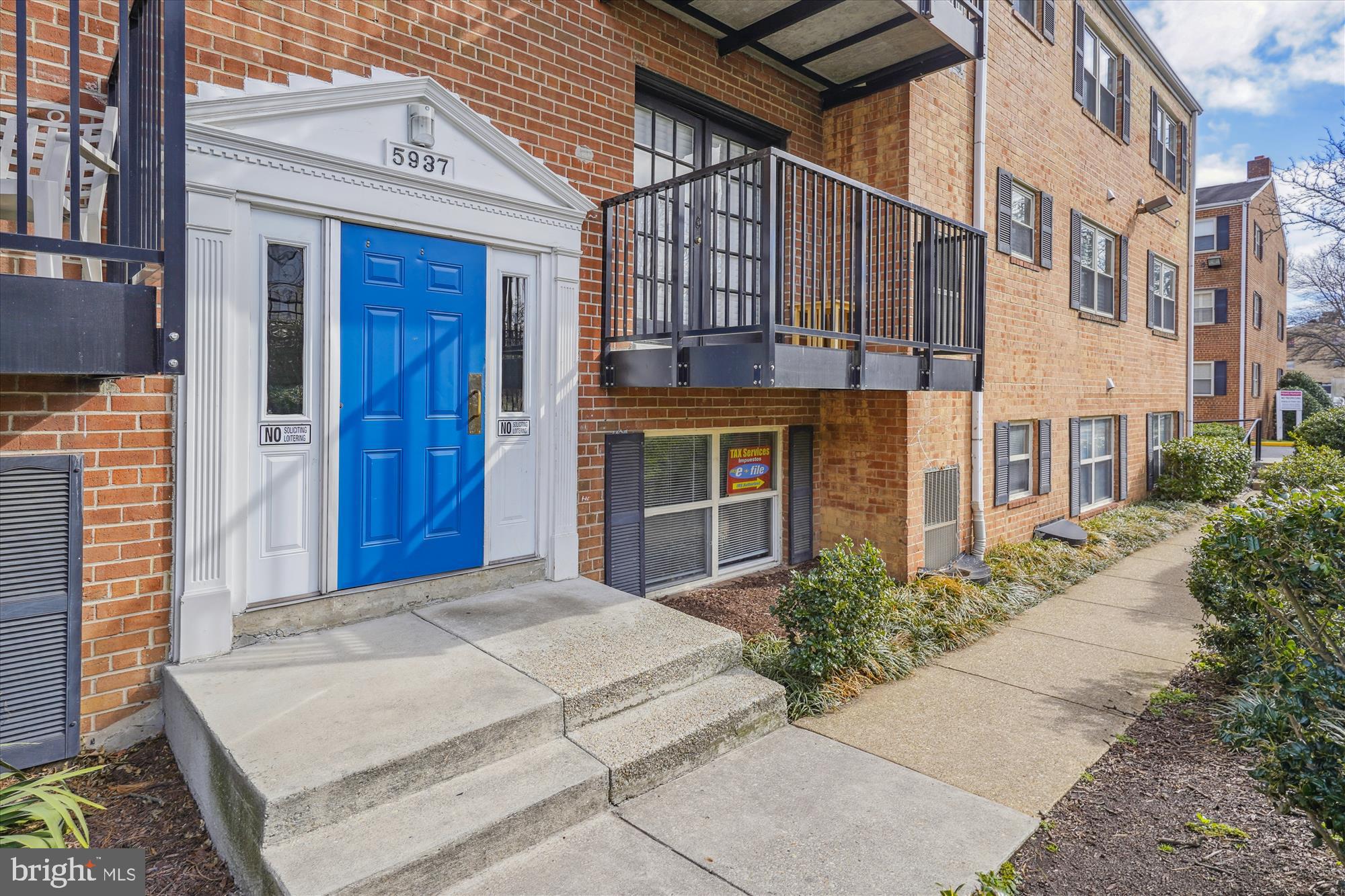MAYFLOWER SQUARE - Residential