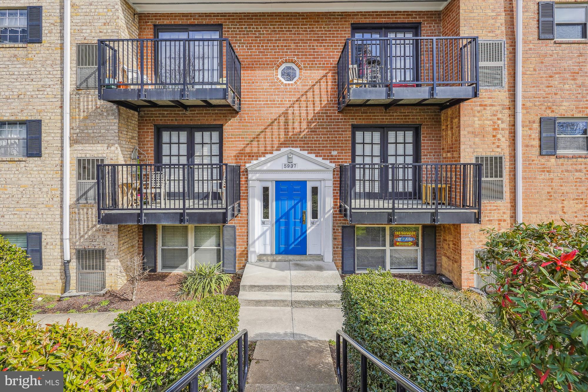 Welcome home to the Mayflower Square, a community of 119 Townhomes and Garden style condominiums nestled inside the Washington DC Beltway in the City of Alexandria, Virginia. This spacious, renovated home comes with many upgrades including a new (Nov 2022) HVAC system, upgraded white cabinetry, gorgeous quartz countertops, stainless steel appliances, and two pantries. The living space has upgraded luxury vinyl plank (LVP) flooring, and the two large bedrooms are fully carpeted. The condominium fees cover all of your utilities (water, gas and electricity), sewer and trash, cable, and membership at the community pool and clubhouse. Located only 9 miles from our Nation's Capital, just up the road from the BRAC / Mark center, and only minutes from I-395/495, the Pentagon and National Airport, this home is ideally situated for anyone who enjoys a short commute and easy access to the area’s myriad number of shopping and dining opportunities. A commuter’s dream location, there is bus access to the Metro and Pentagon just a few steps away.
