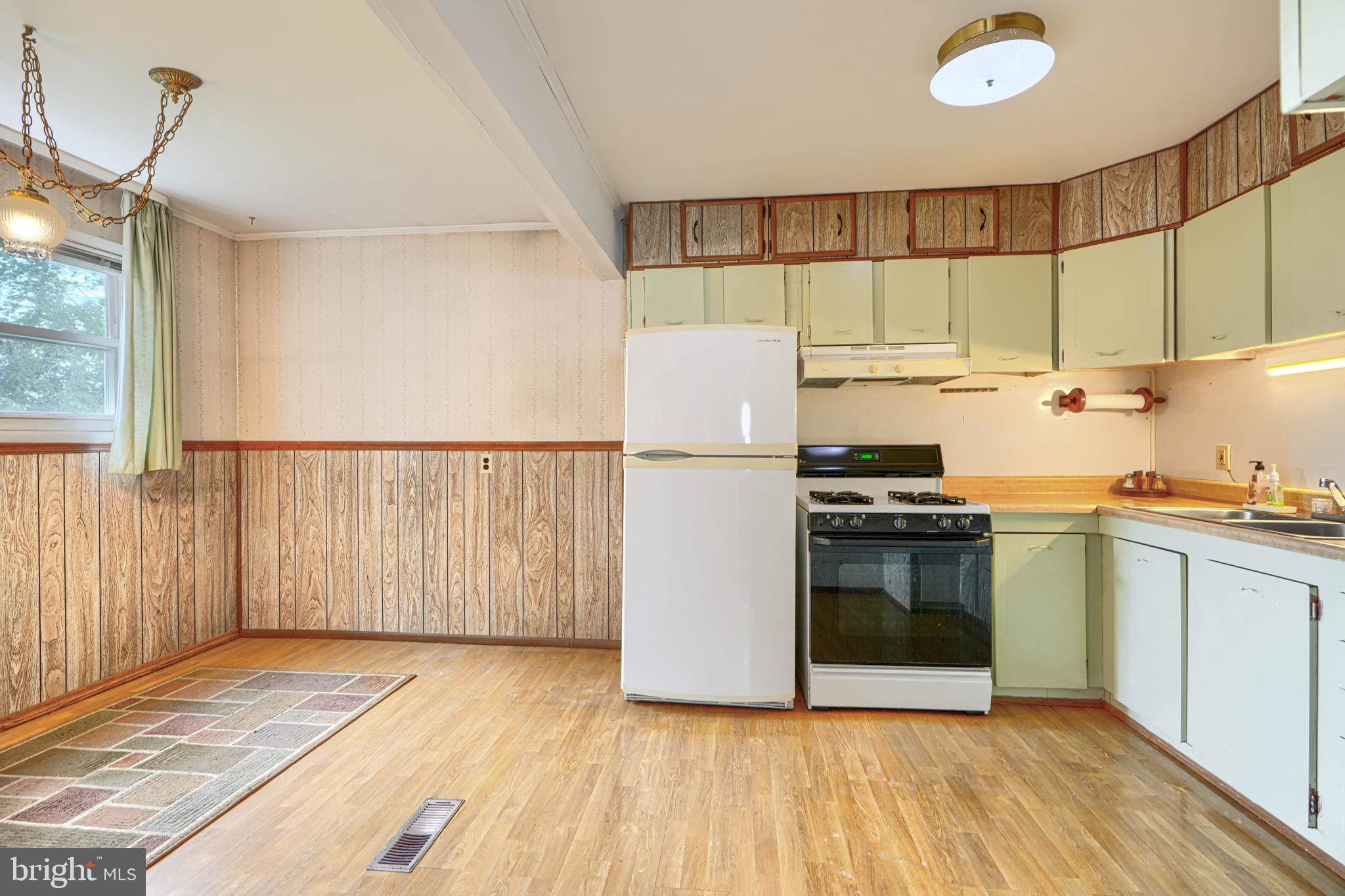 EDGE MEAD - Residential