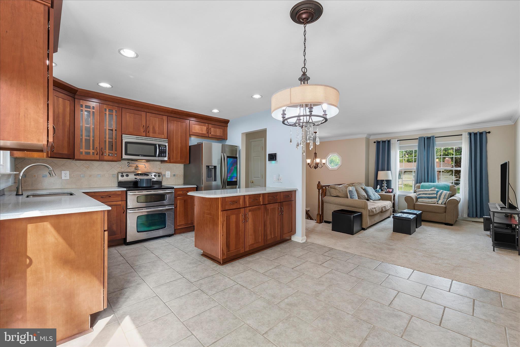 CATONSVILLE MANOR - Residential