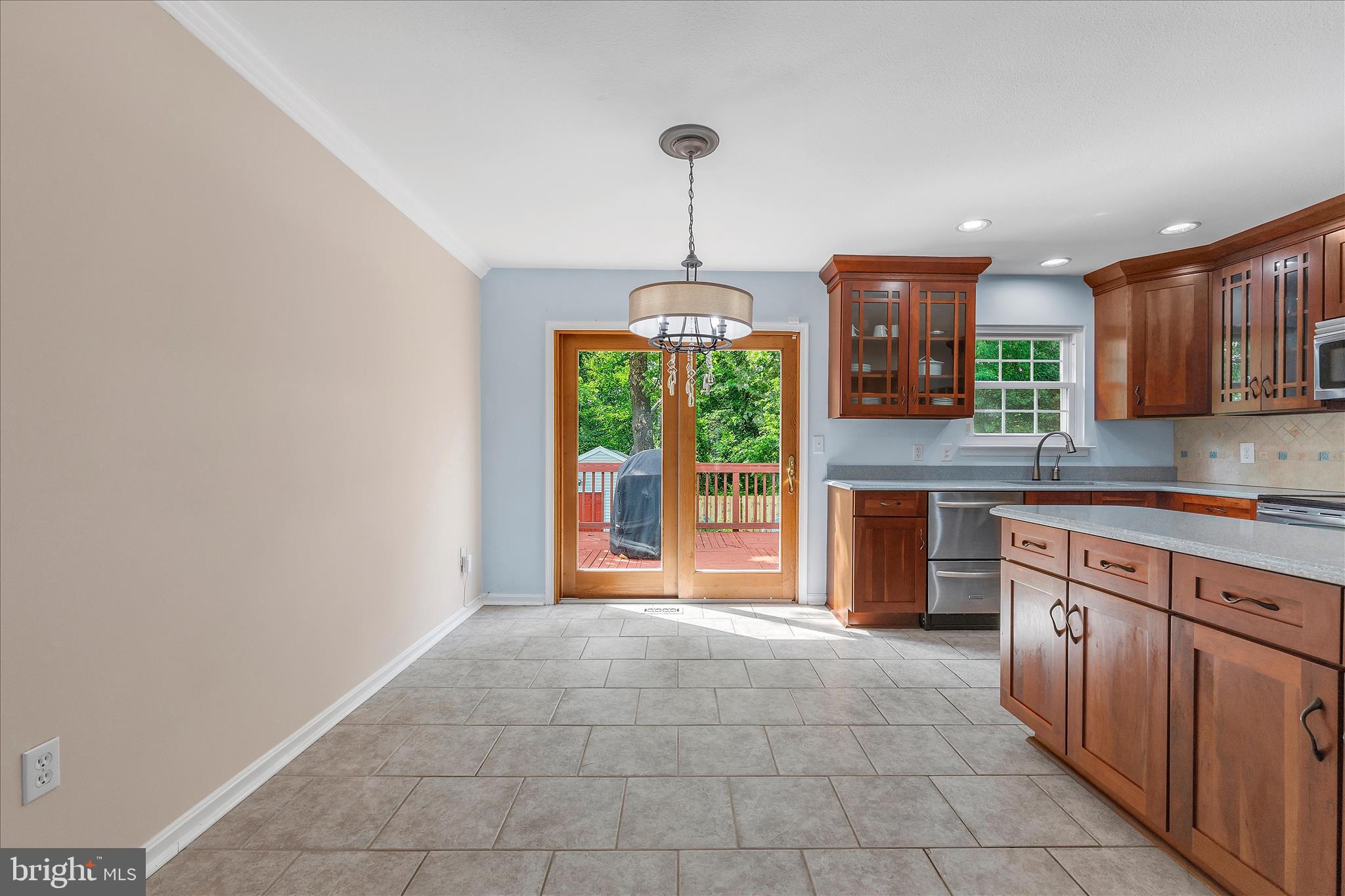 CATONSVILLE MANOR - Residential
